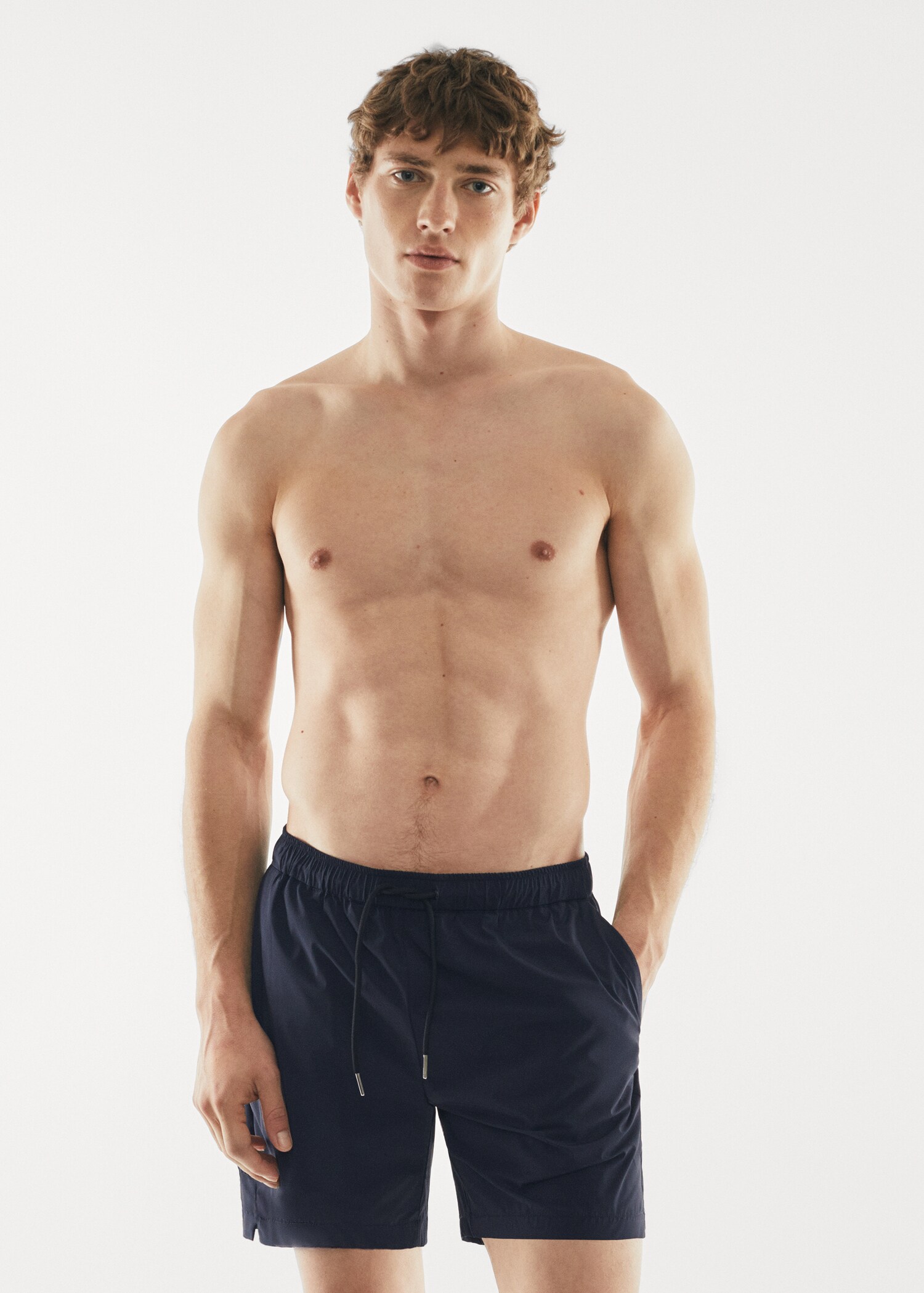 Maillot de bain uni - Plan moyen
