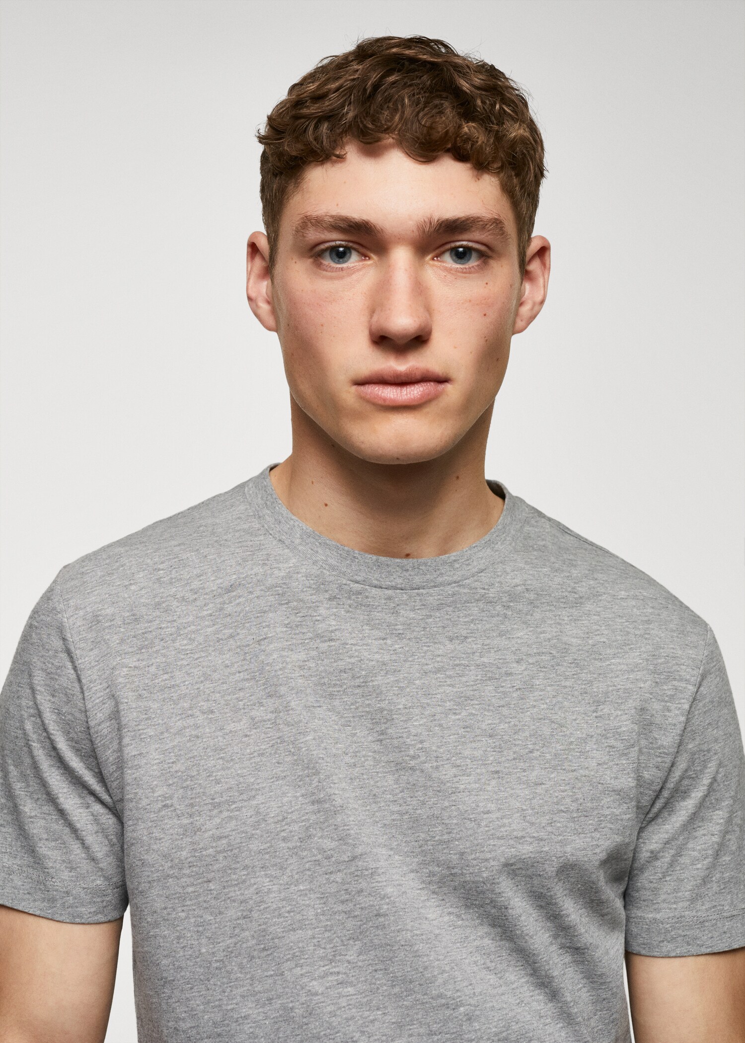 Camiseta básica algodón comfort stretch - Detalle del artículo 1