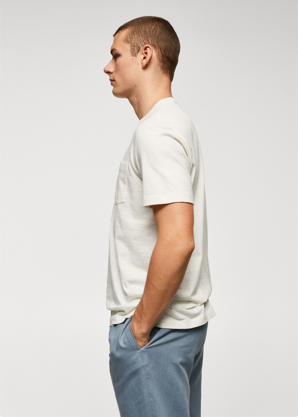 100% cotton t-shirt with pocket - Men | MANGO OUTLET USA 100% cotton t-shirt with pocket - Men | MANGO OUTLET USA