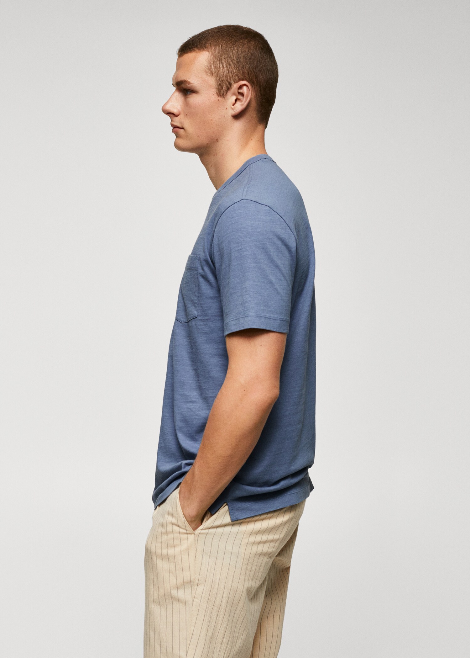 100% cotton t-shirt with pocket - Details of the article 2