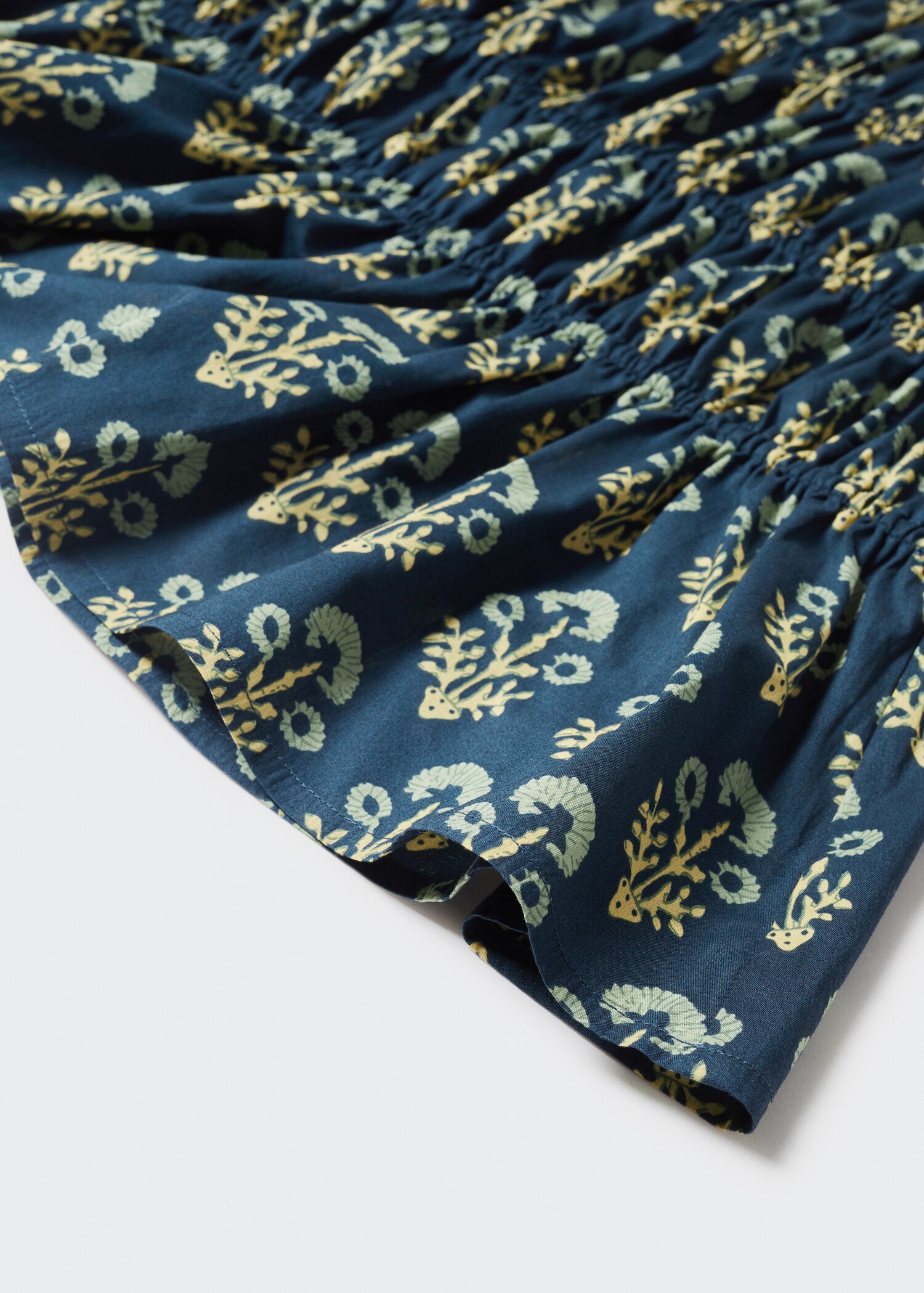 Gathered skirt with ruffle - Details of the article 8