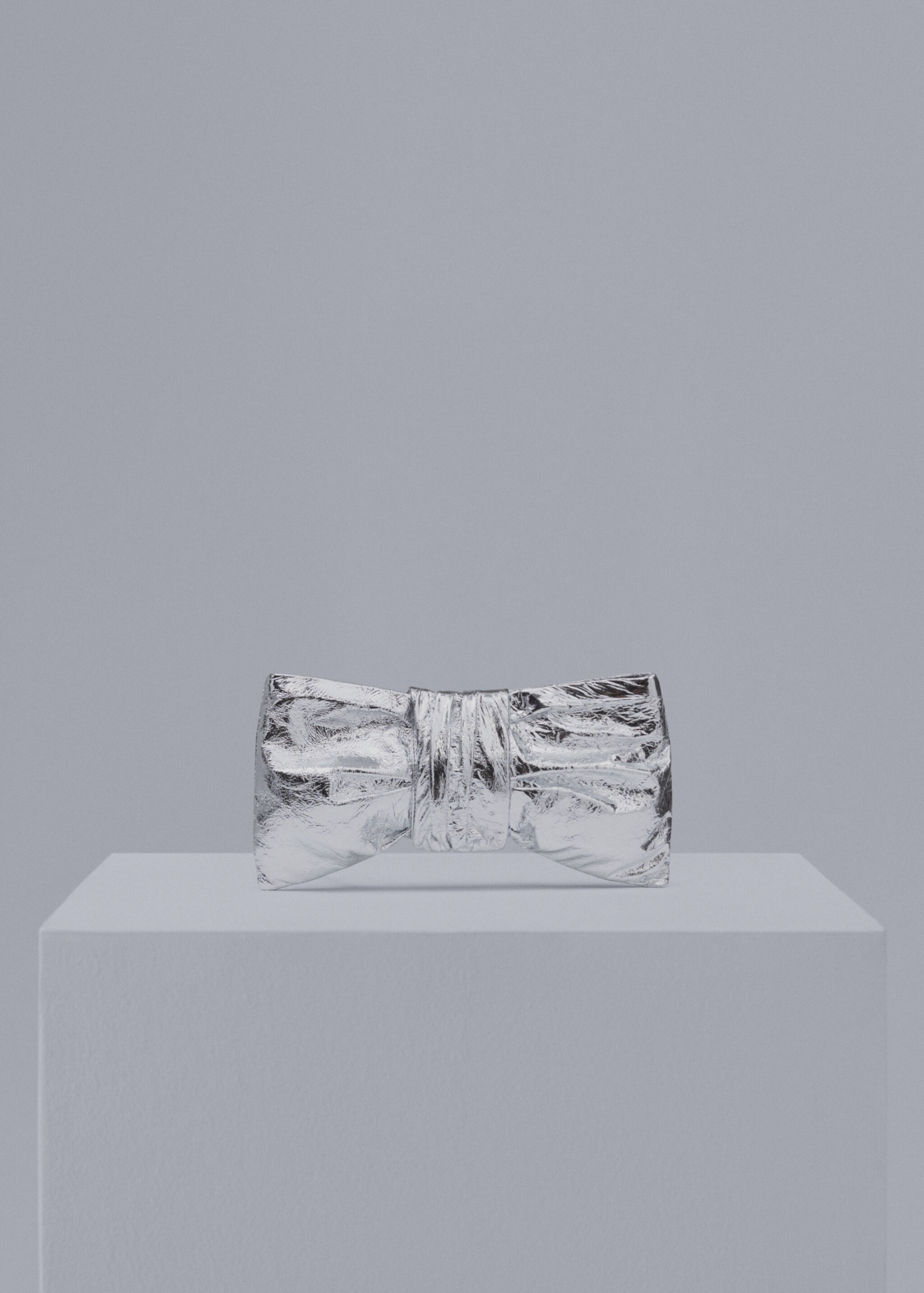 Leather bag with bow design - Article without model
