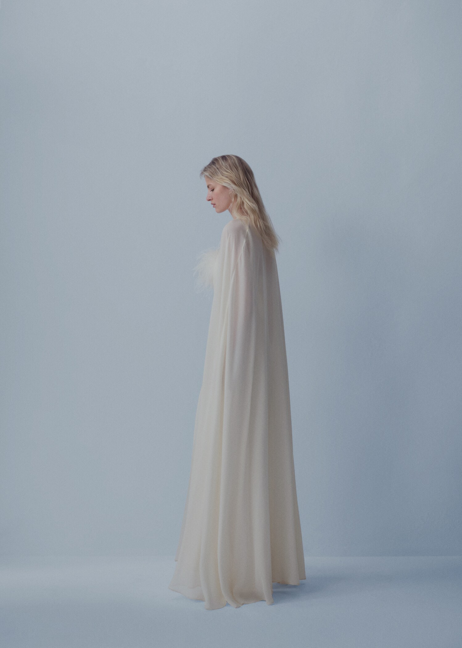 Long cape with tie zip - Details of the article 2