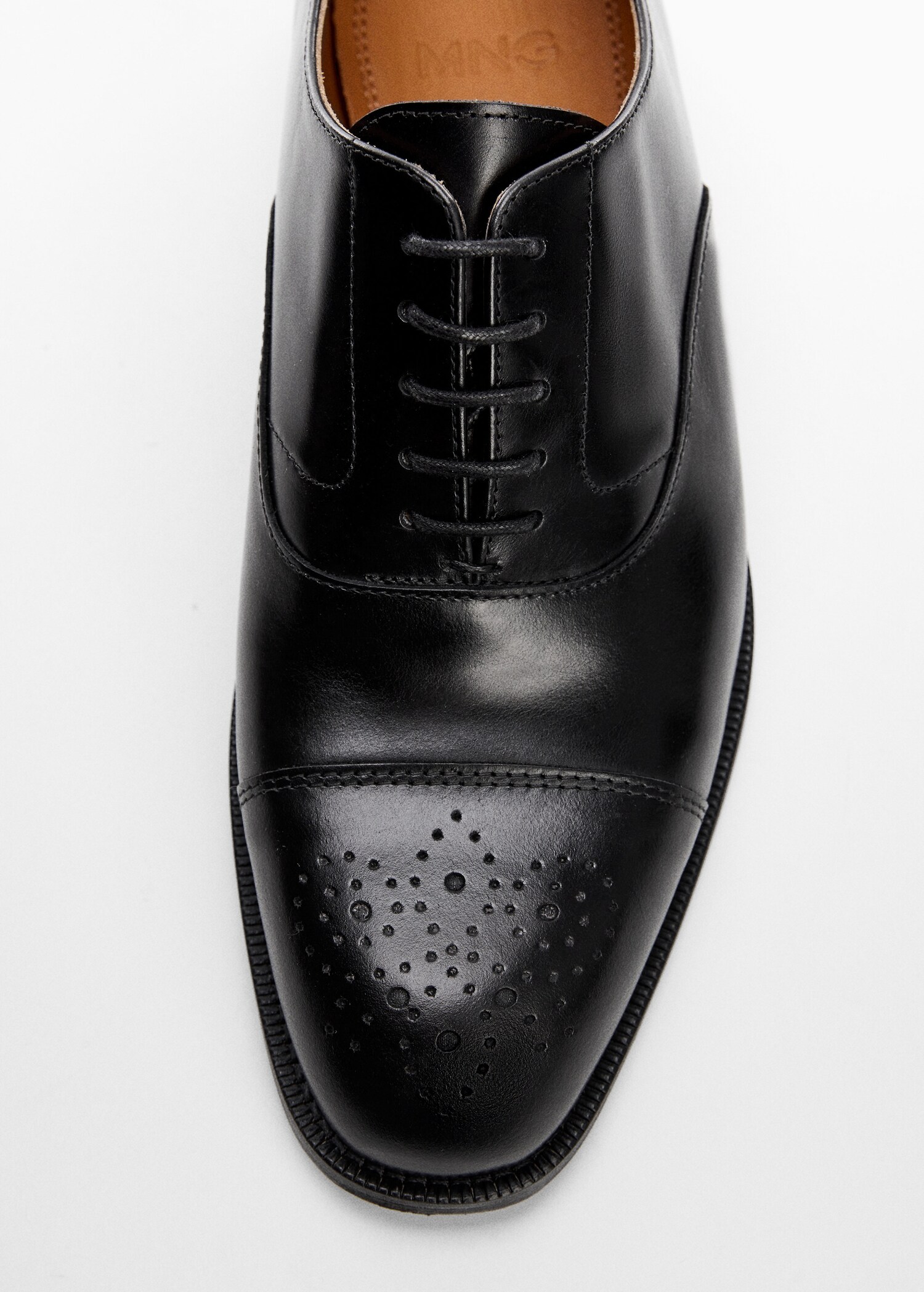 Laser-cut leather blucher shoes - Details of the article 1