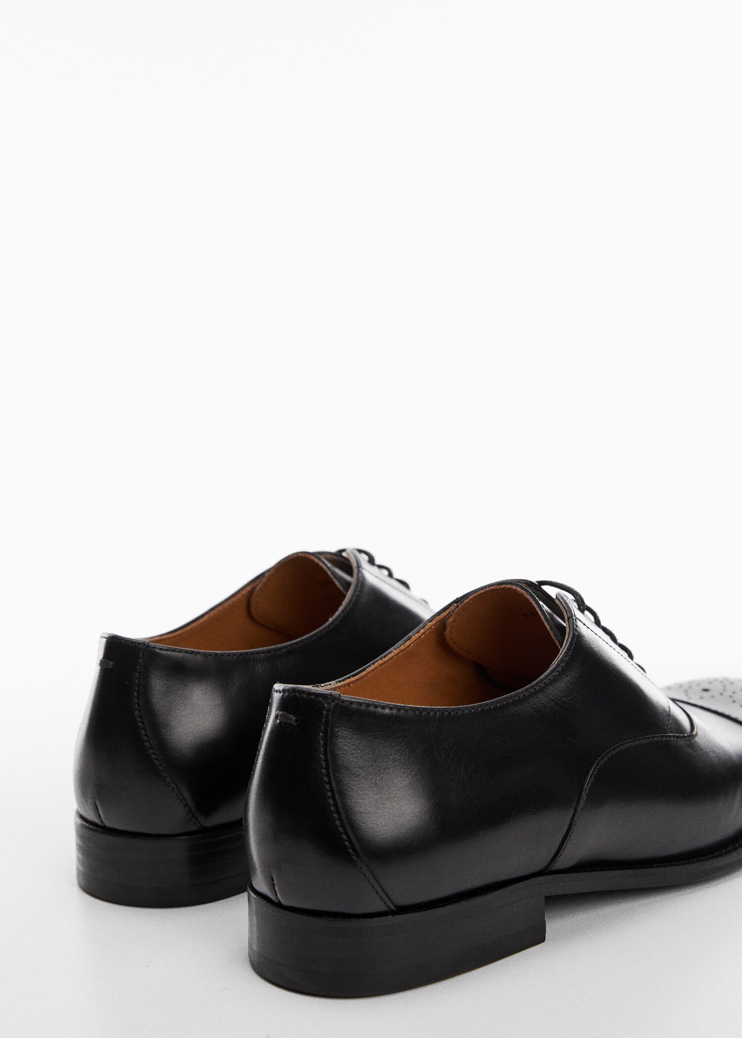 Laser-cut leather blucher shoes - Details of the article 2
