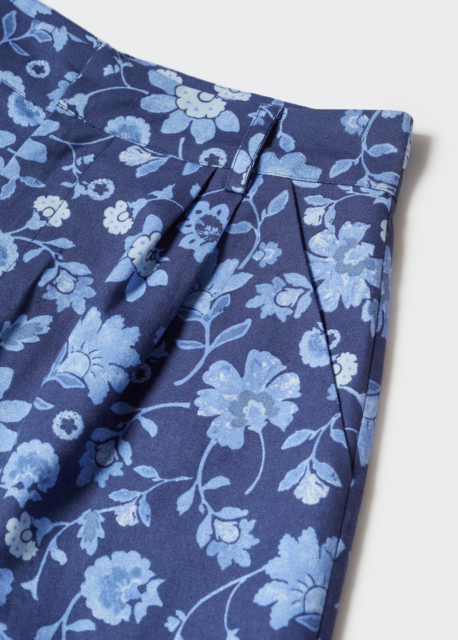 Floral-print shorts - Details of the article 8