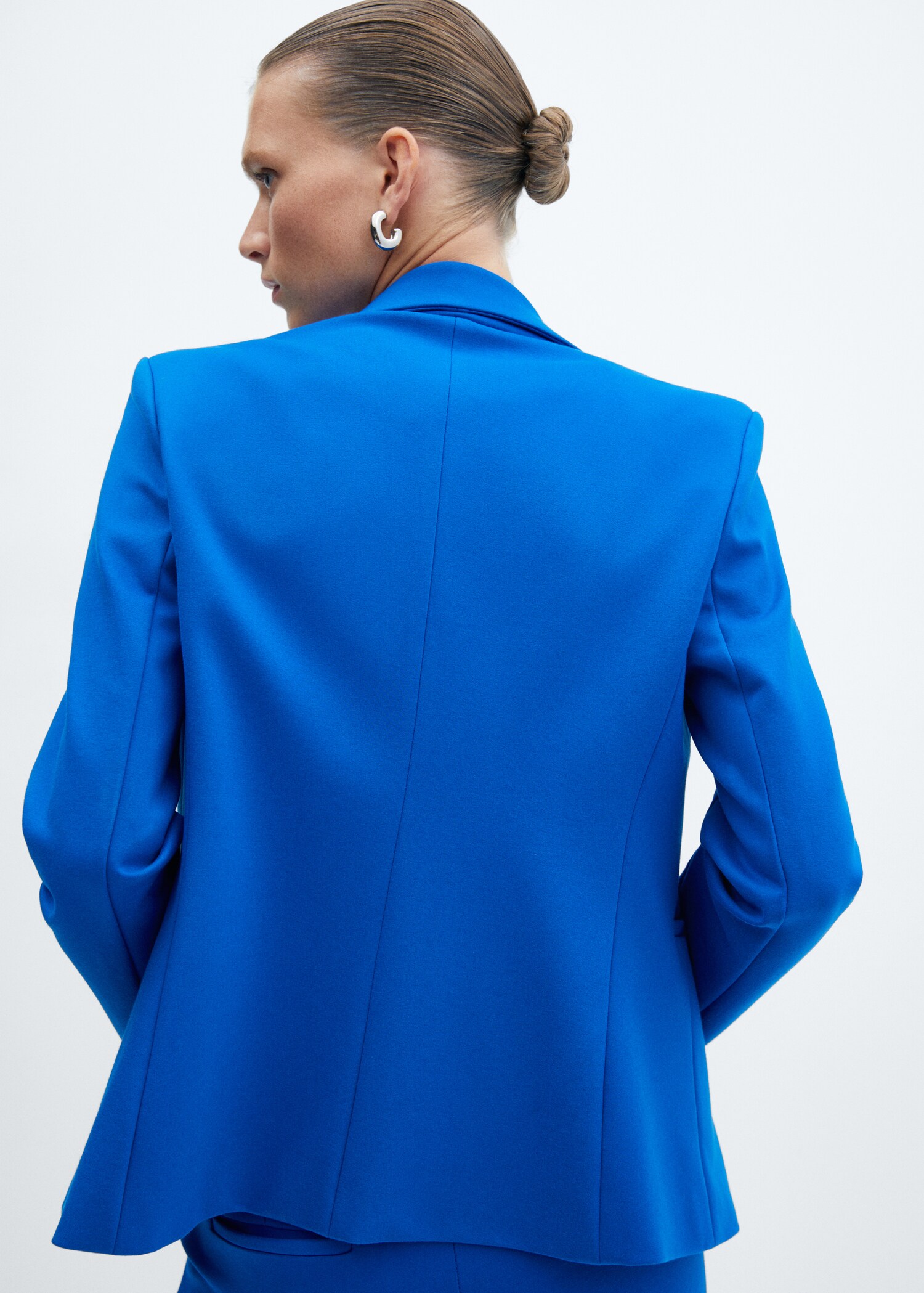 Fitted jacket with blunt stitching - Reverse of the article