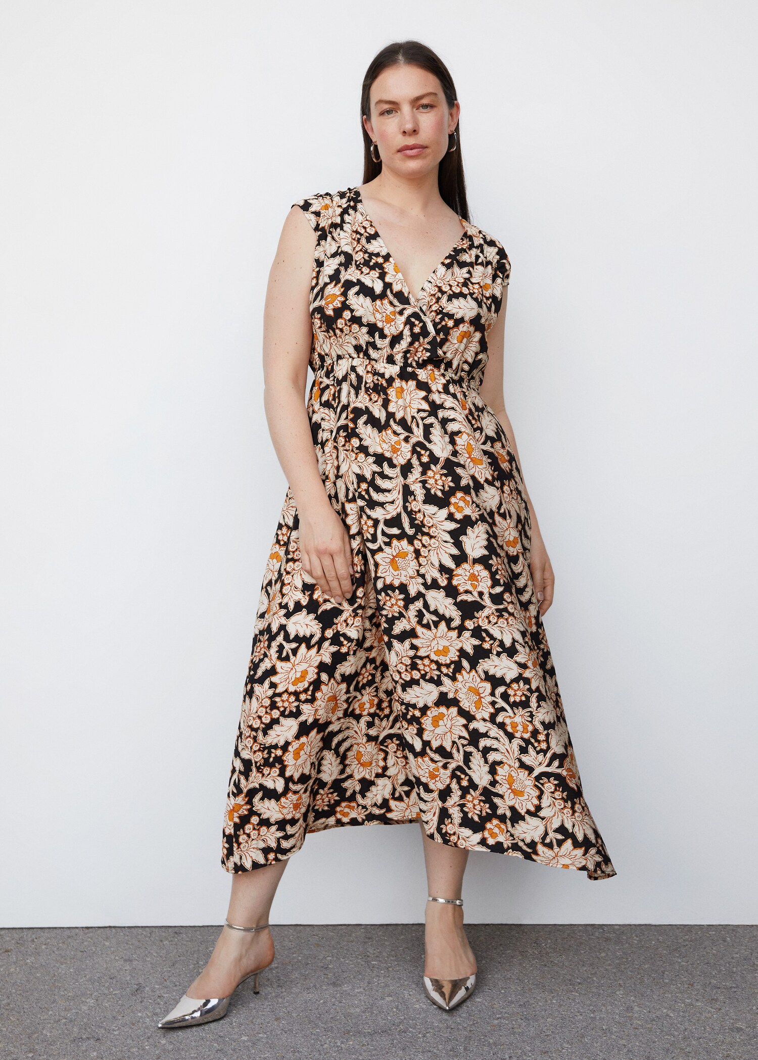 Florales Kleid mit Wickelausschnitt - Detail des Artikels 3