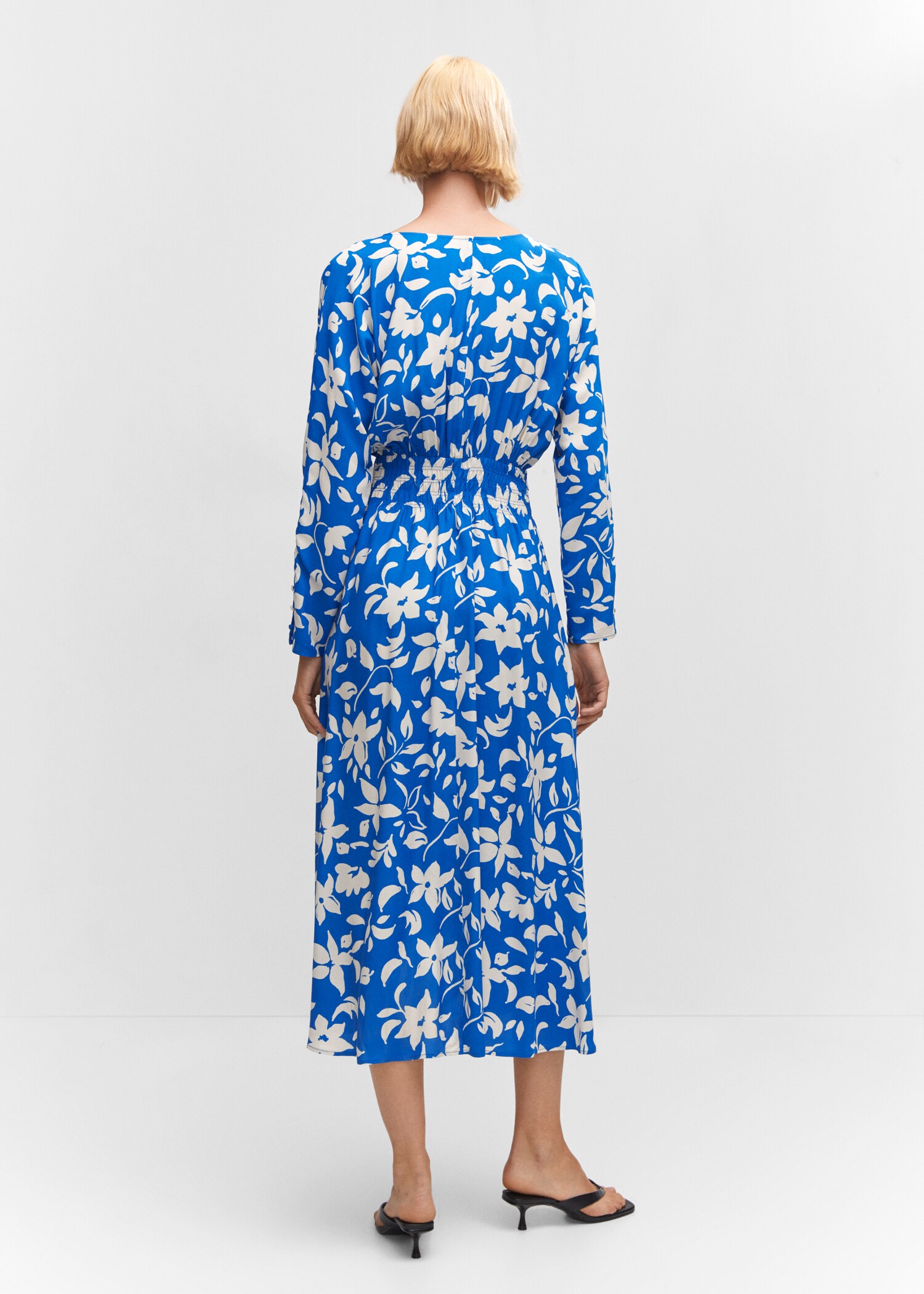 Printed dress with ruffled detail - Reverse of the article