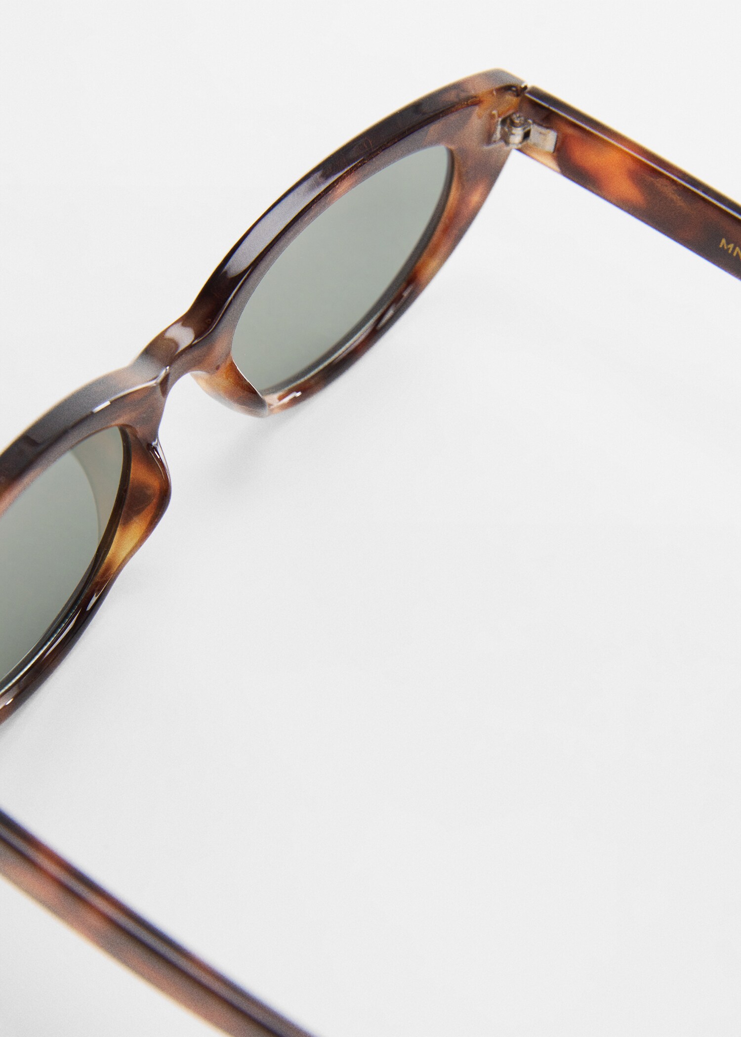 Sonnenbrille im Retro-Stil - Detail des Artikels 1
