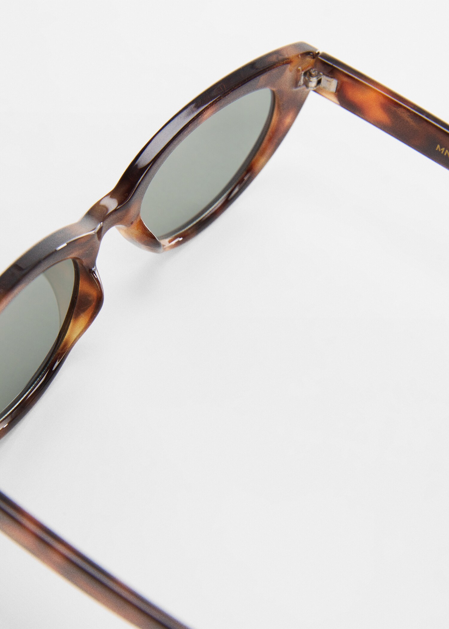 Retro style sunglasses - Details of the article 1