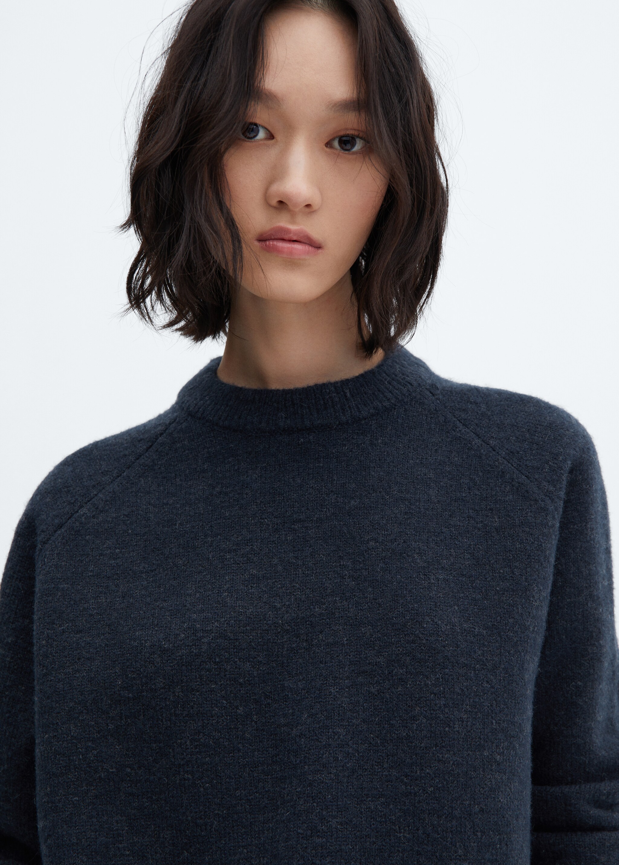 Cotton-linen round-neck knitted sweater - Details of the article 1
