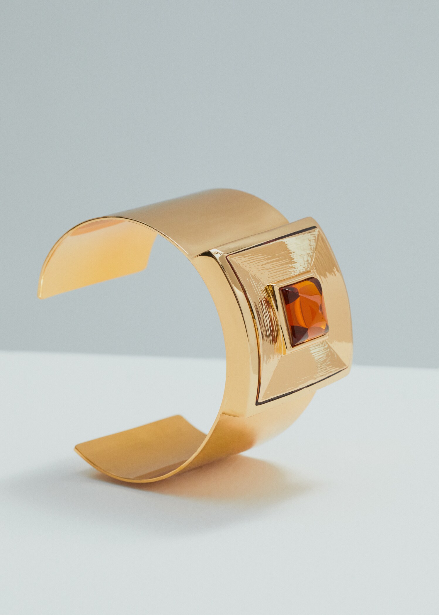 Maxi brazalete - Plano medio