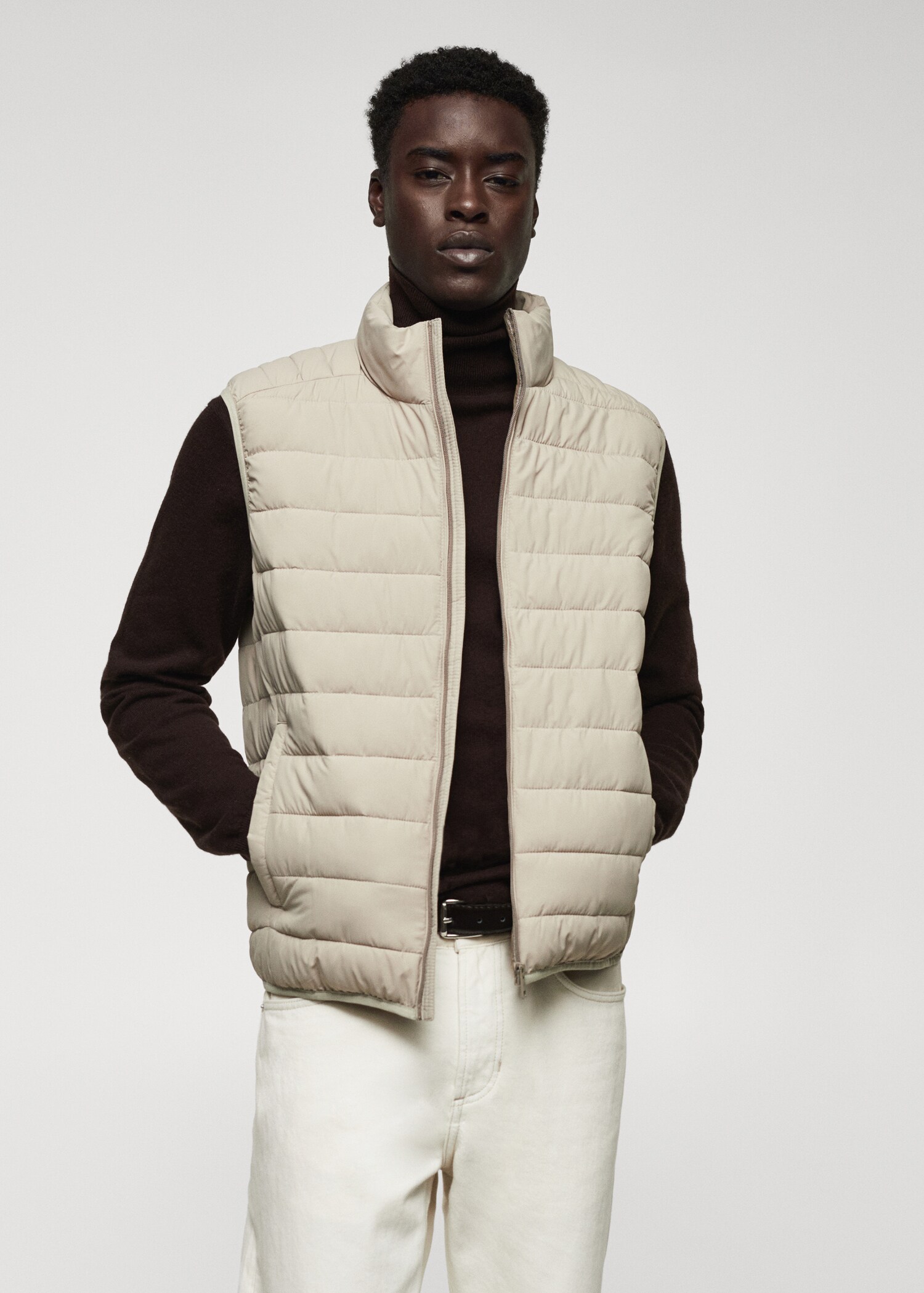 Ultra-light padded water-repellent vest - Medium plane