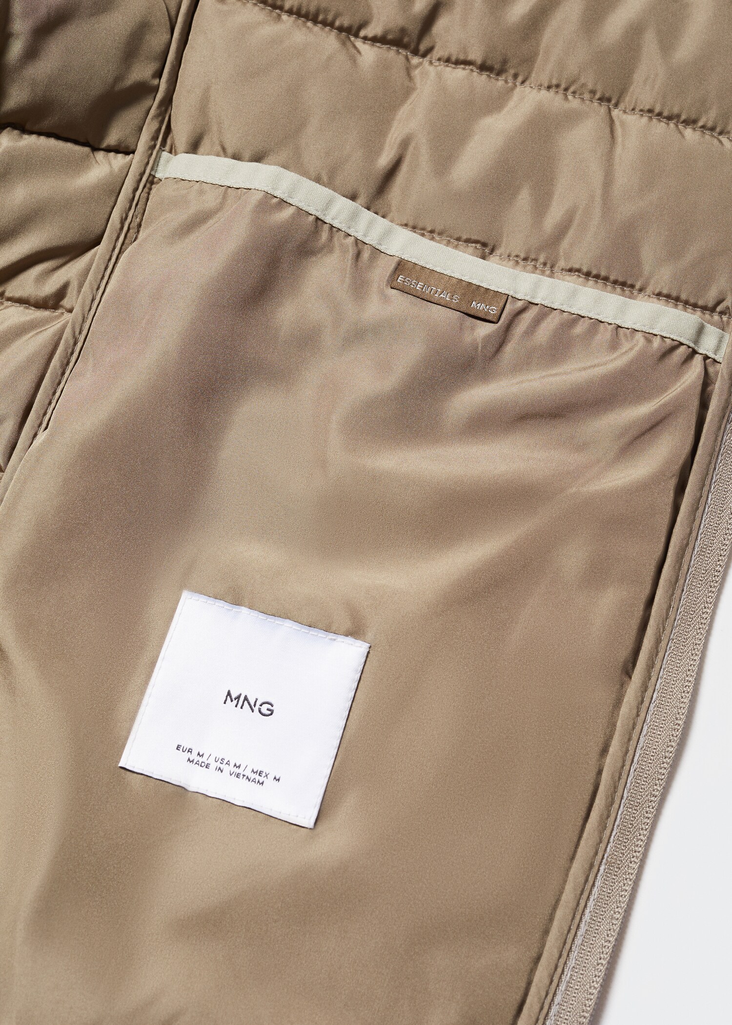 Ultra-light padded water-repellent vest - Details of the article 8