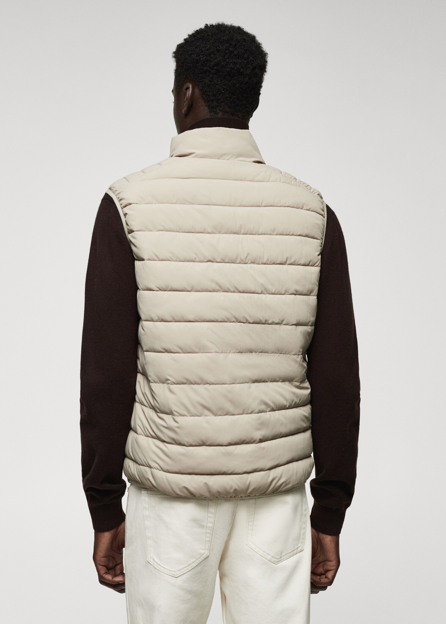 Ultra-light padded water-repellent vest - Reverse of the article