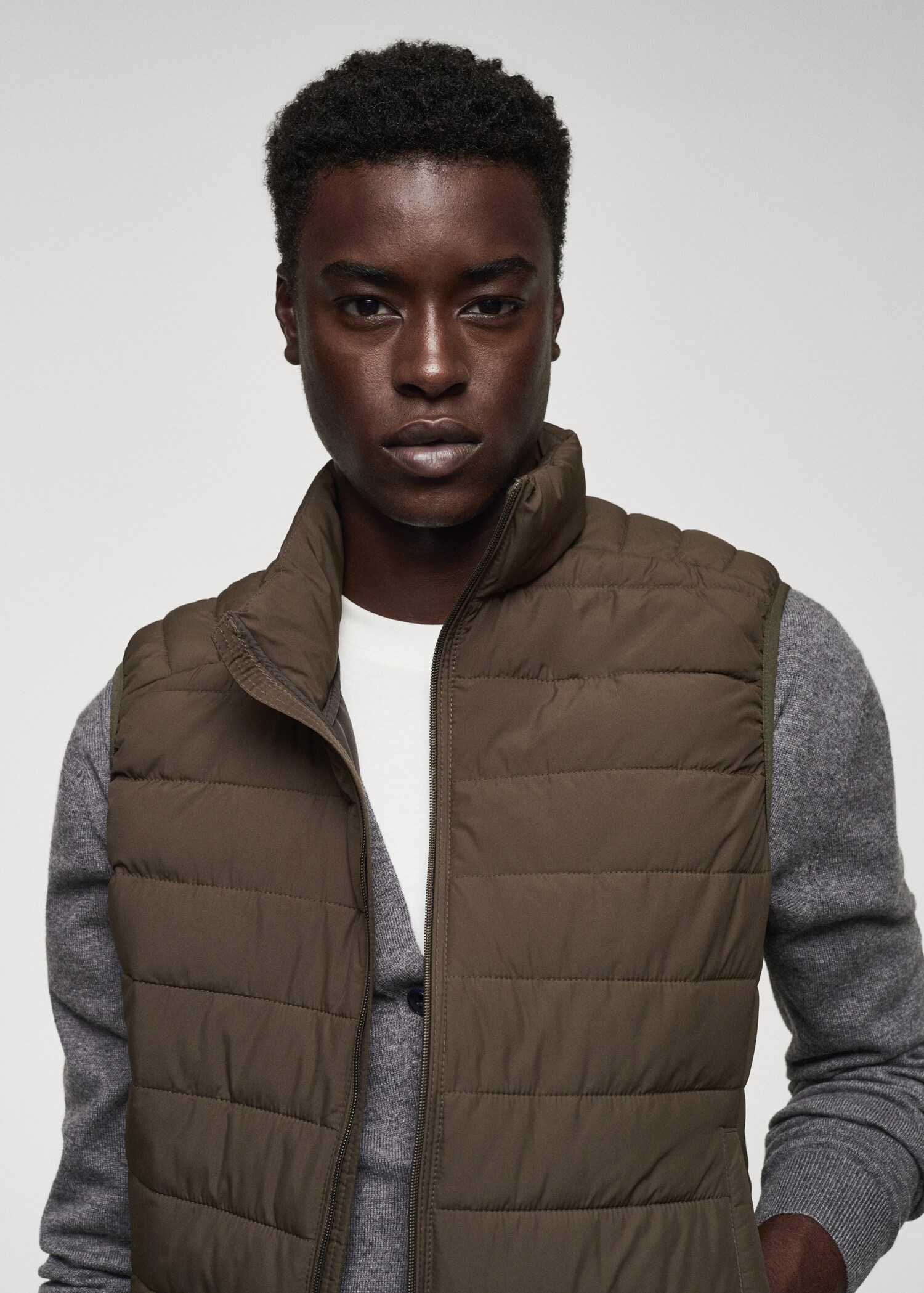 Ultra-light padded water-repellent vest - Details of the article 1