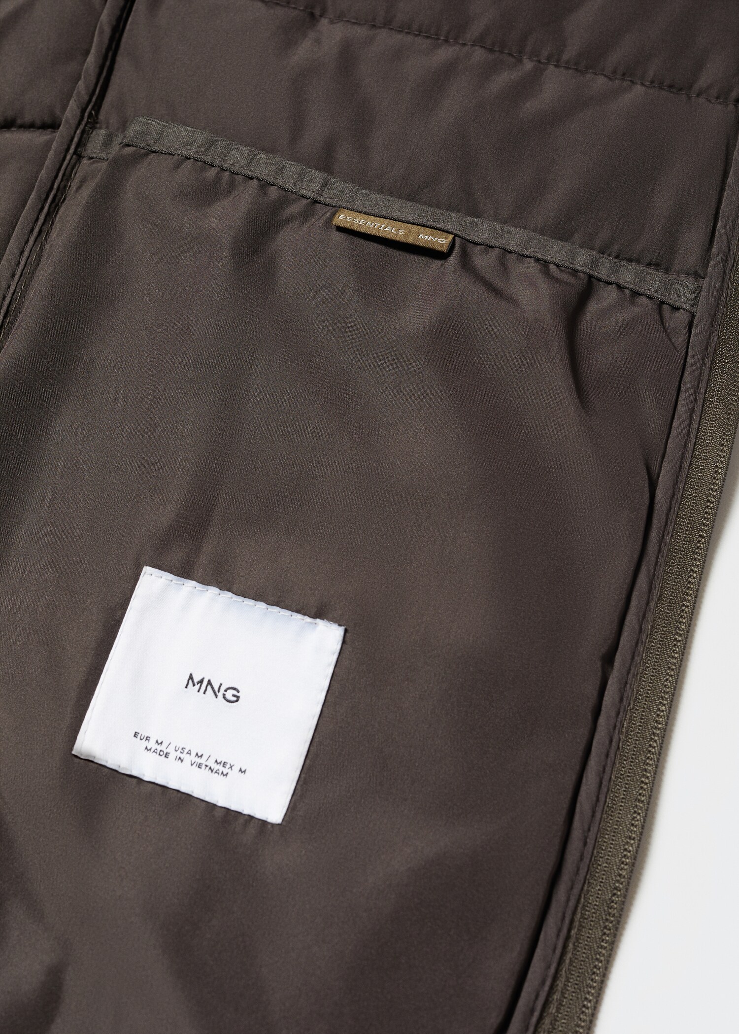 Ultra-light padded water-repellent vest - Details of the article 8