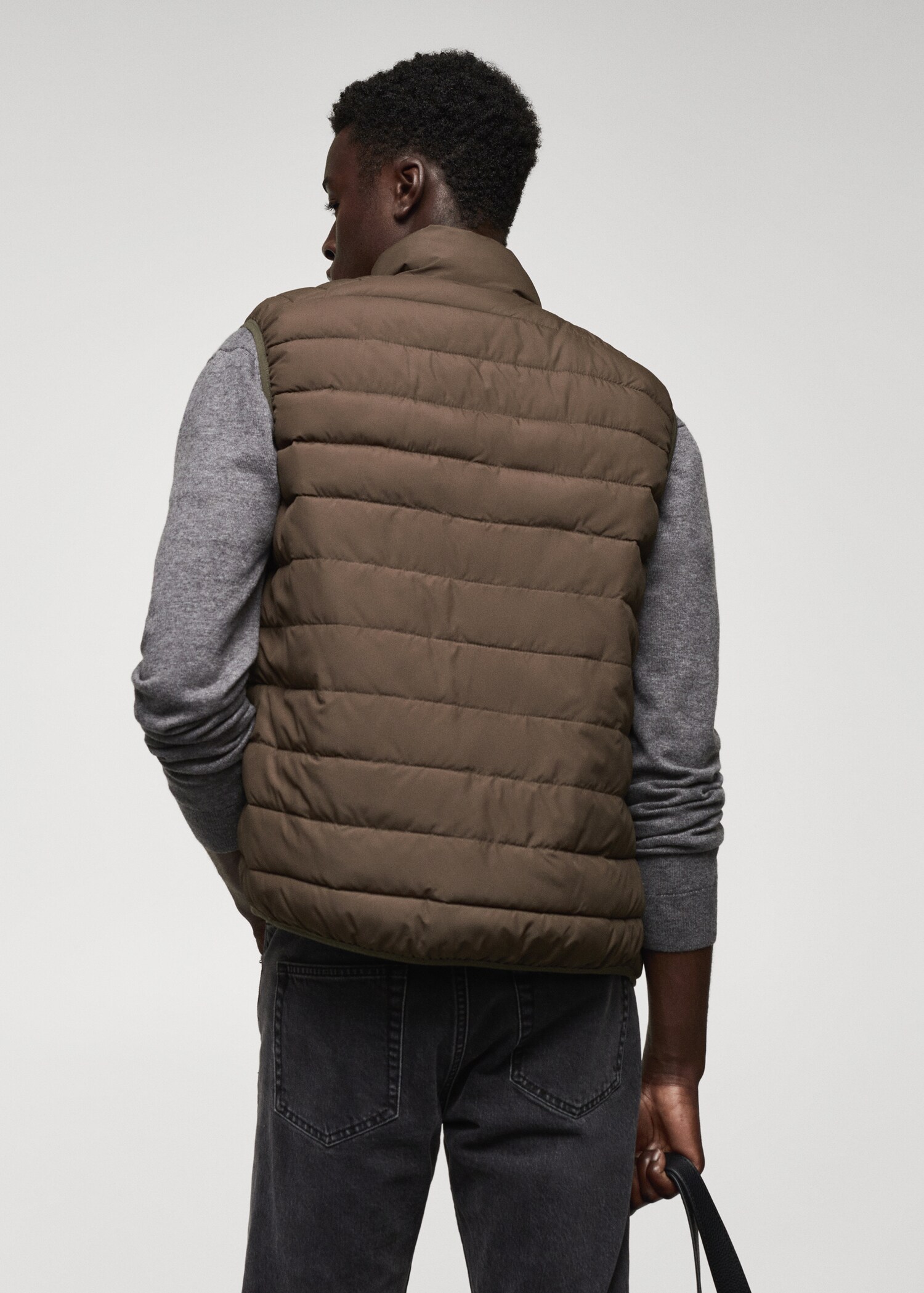 Ultra-light padded water-repellent vest - Reverse of the article