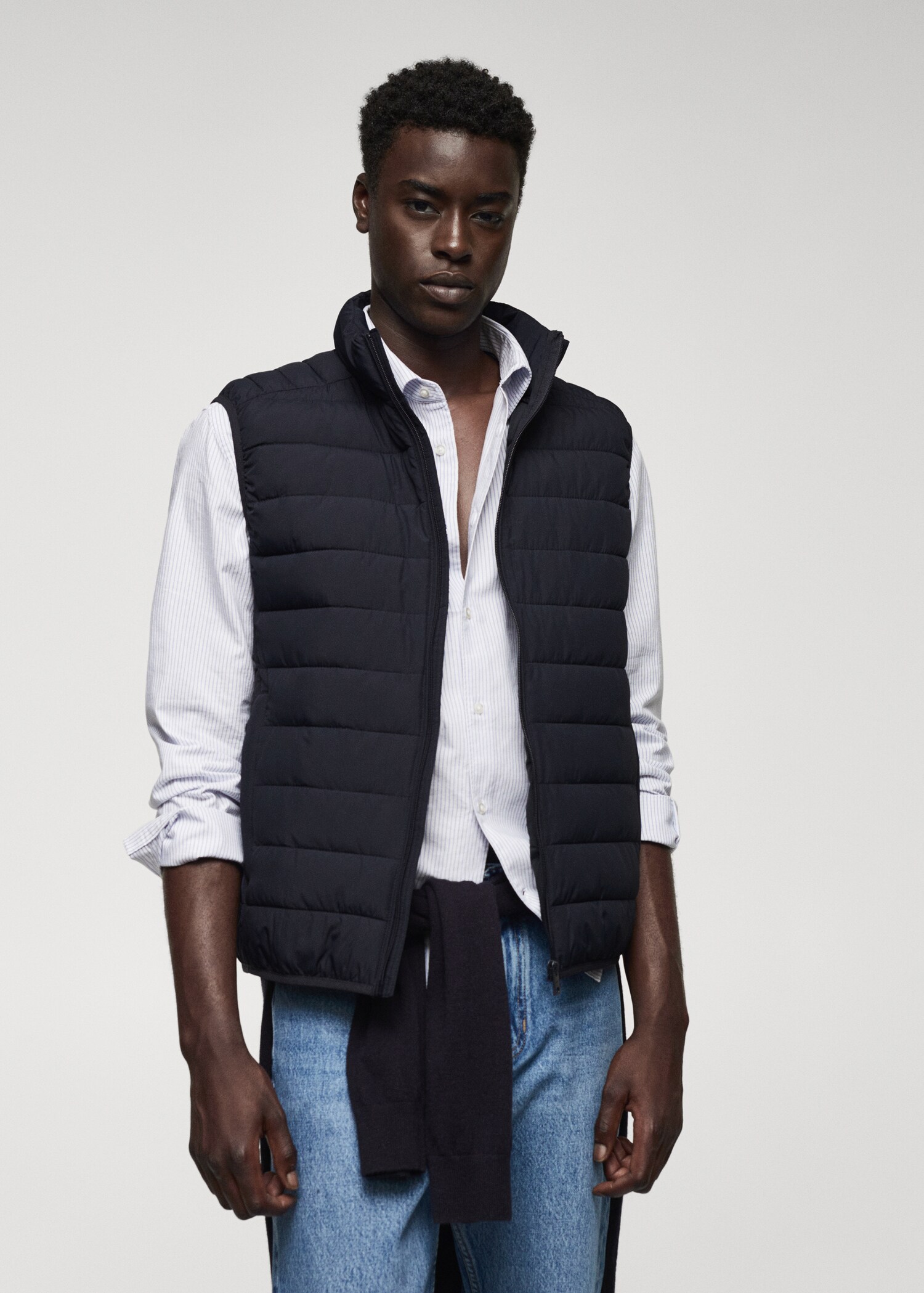 Ultra-light padded water-repellent vest - Medium plane
