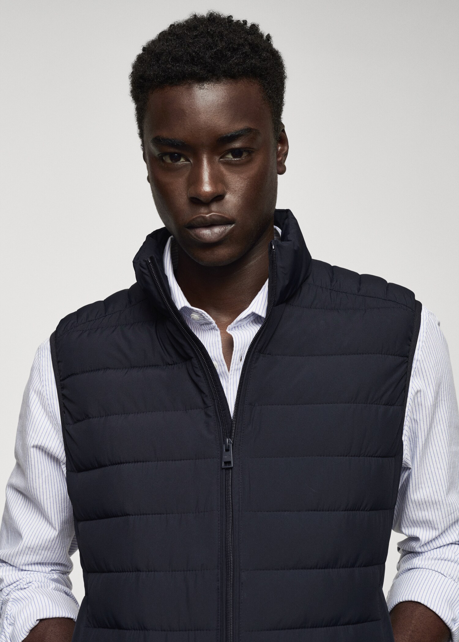 Ultra-light padded water-repellent vest - Details of the article 1