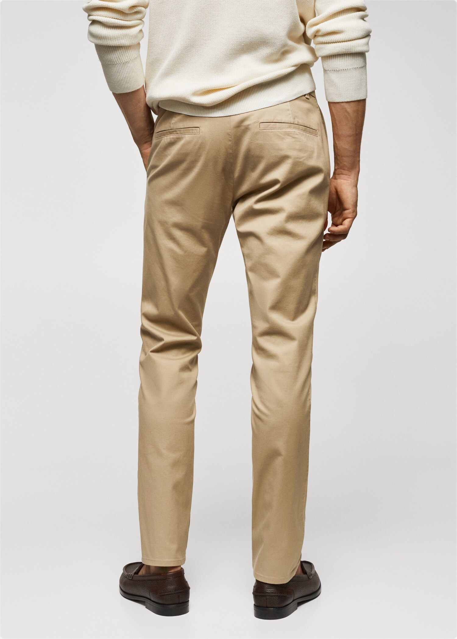 Slim fit serge chino - Achterkant van het artikel