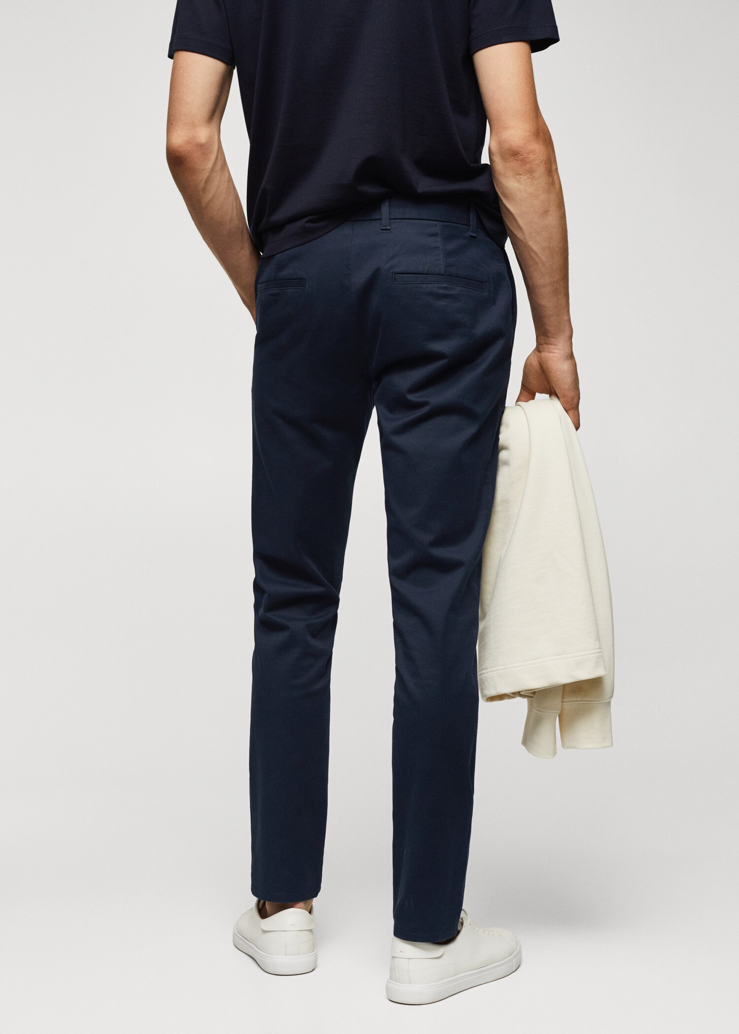 Slim fit serge chino - Achterkant van het artikel