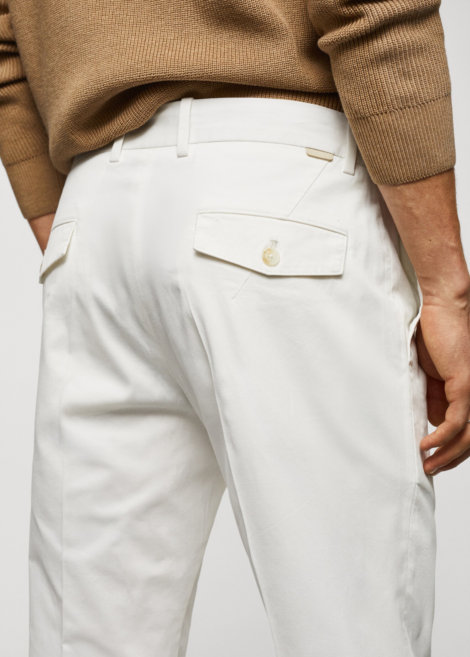 Slim-fit cotton pleated trousers - Details of the article 4