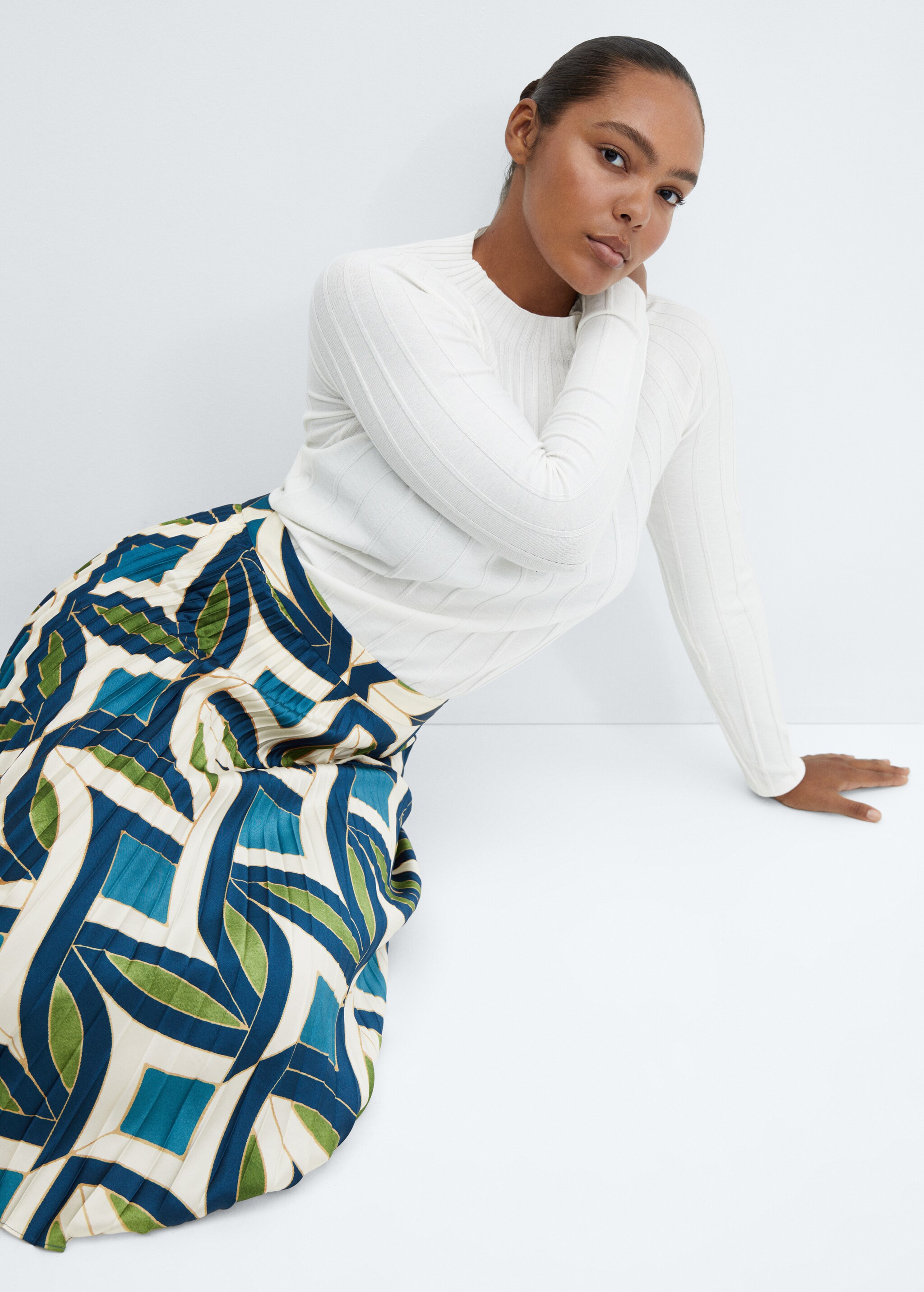 Printed pleated skirt - Details of the article 4