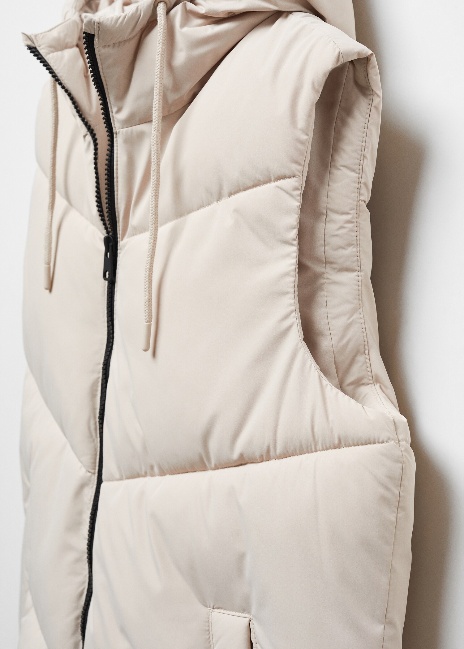 Long quilted gilet - Details of the article 8