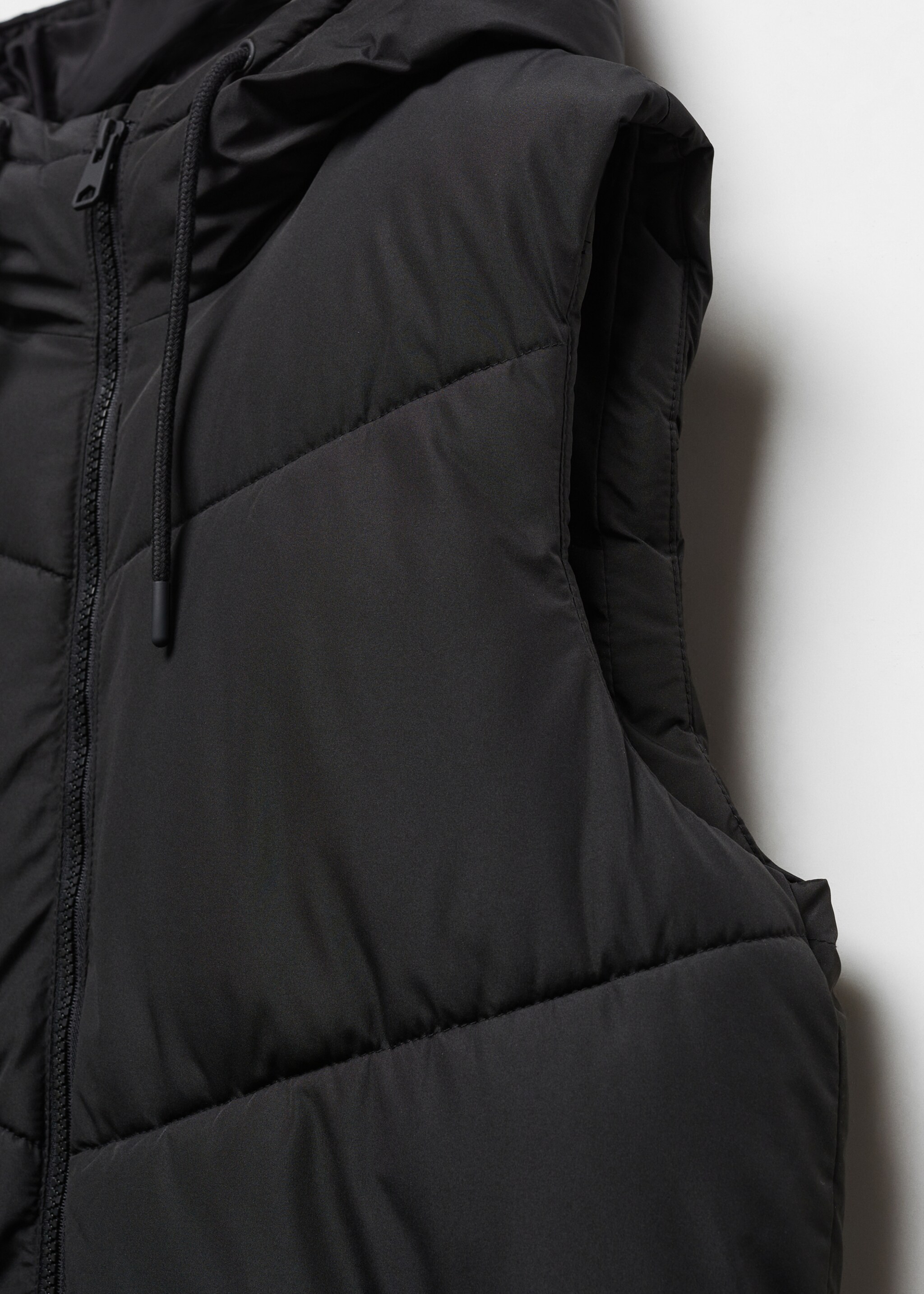 Long quilted gilet - Details of the article 8