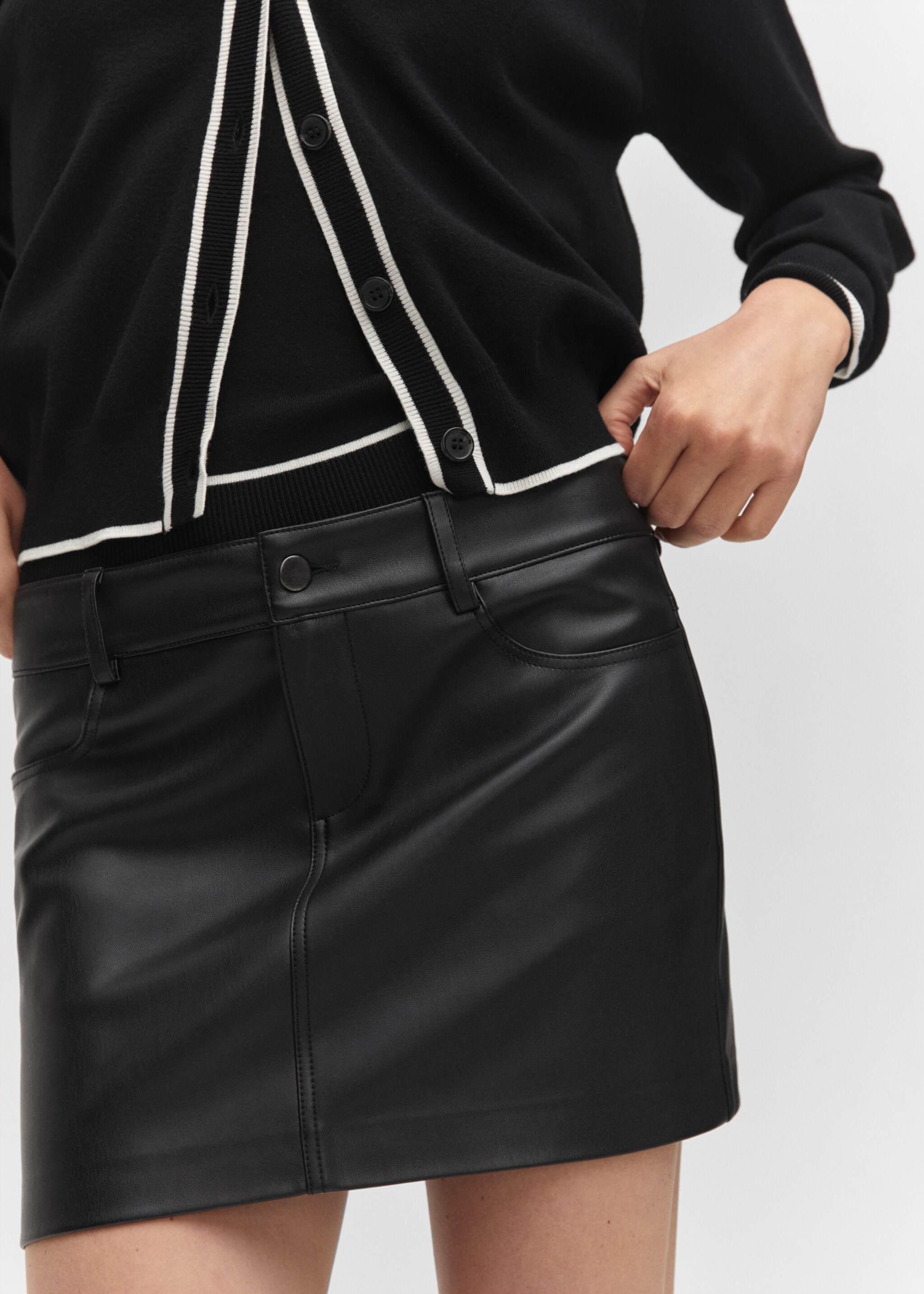 Leather-effect mini-skirt - Details of the article 6