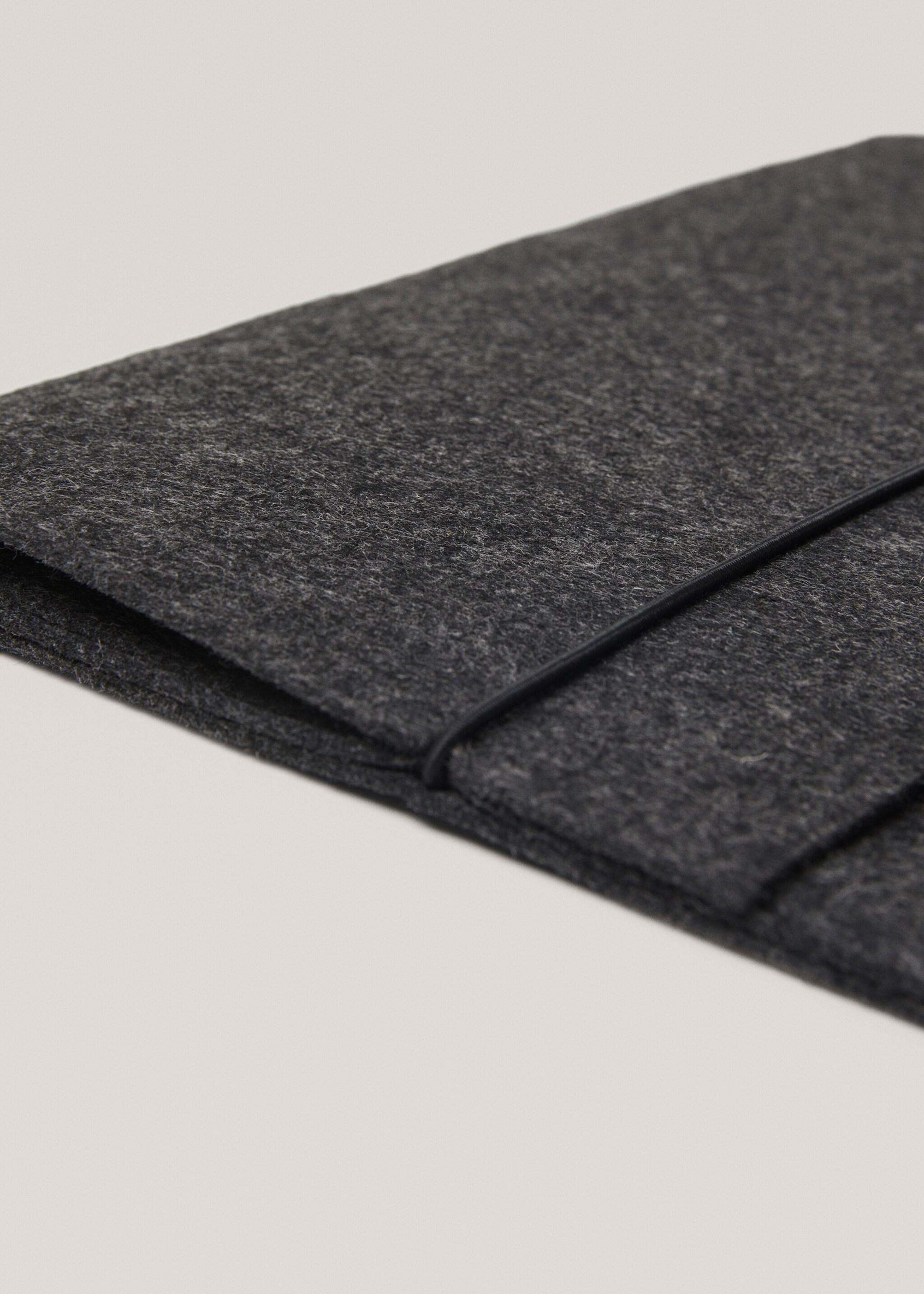 Felt-effect laptop case - Details of the article 2
