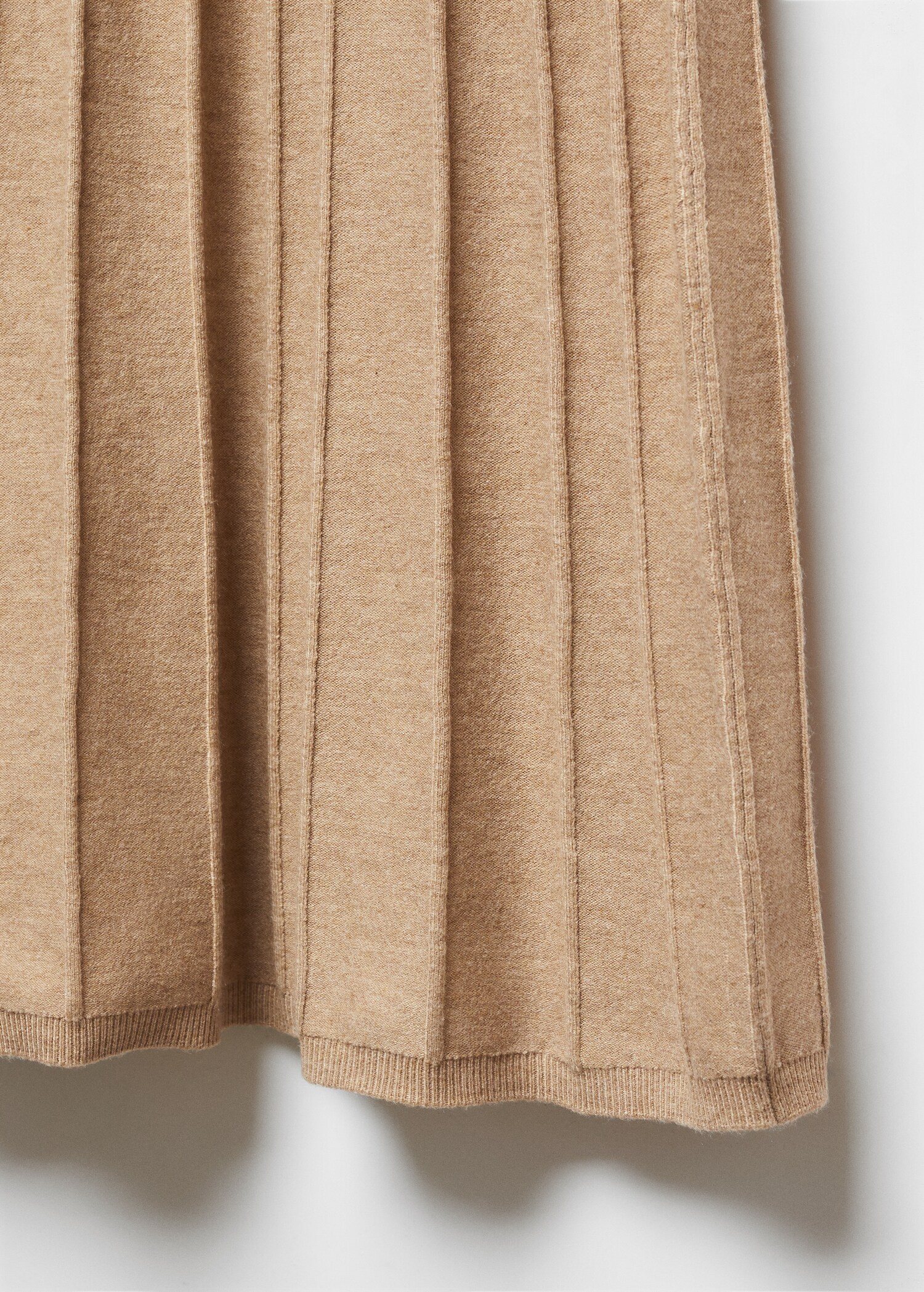 Rippkleid mit halbhohem Kragen - Detail des Artikels 8
