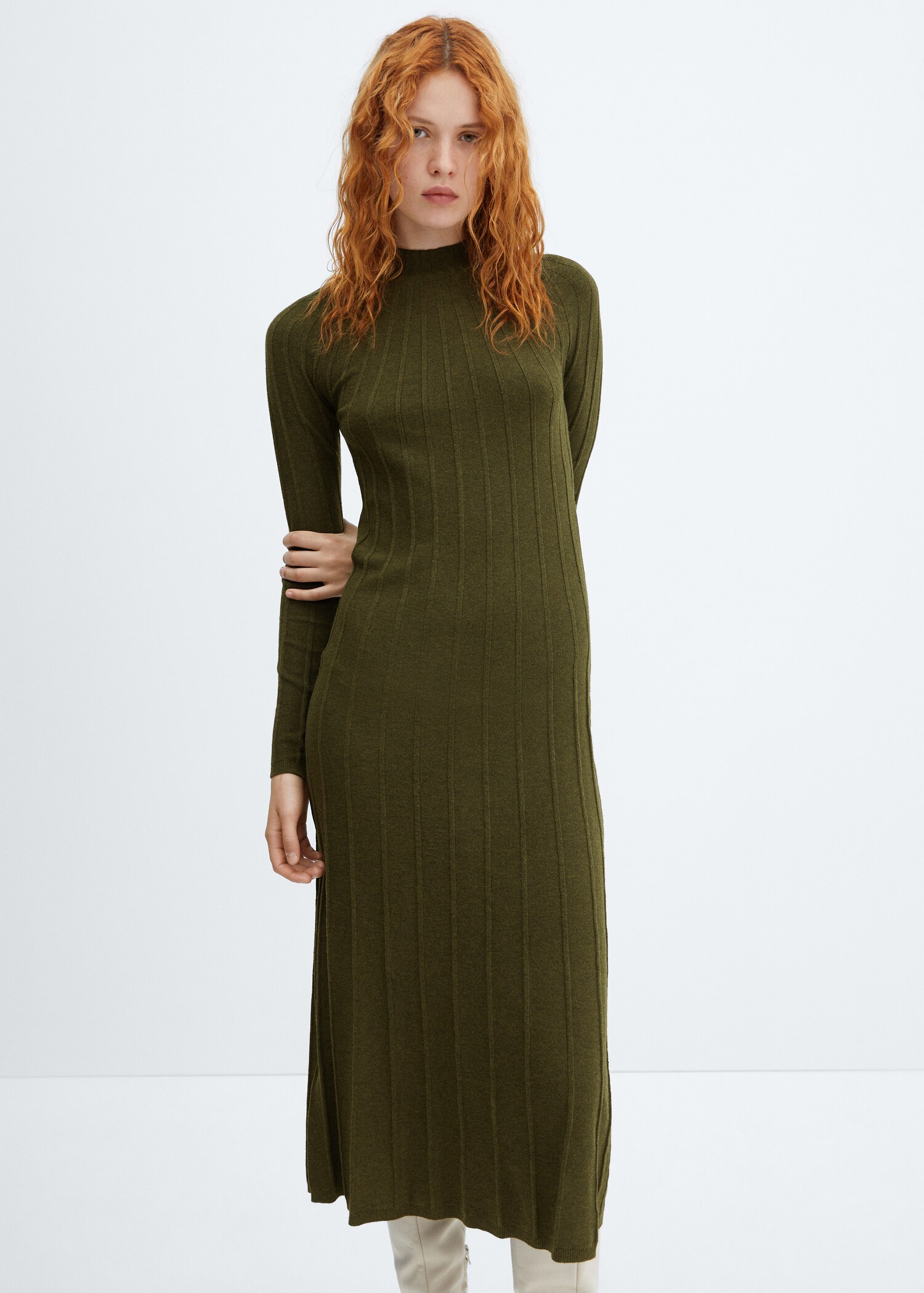Rippkleid mit halbhohem Kragen - Mittlere Ansicht