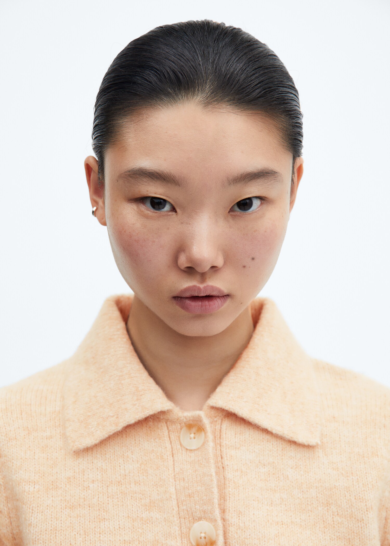 Short-sleeved cardigan with shirt collar - Details of the article 1