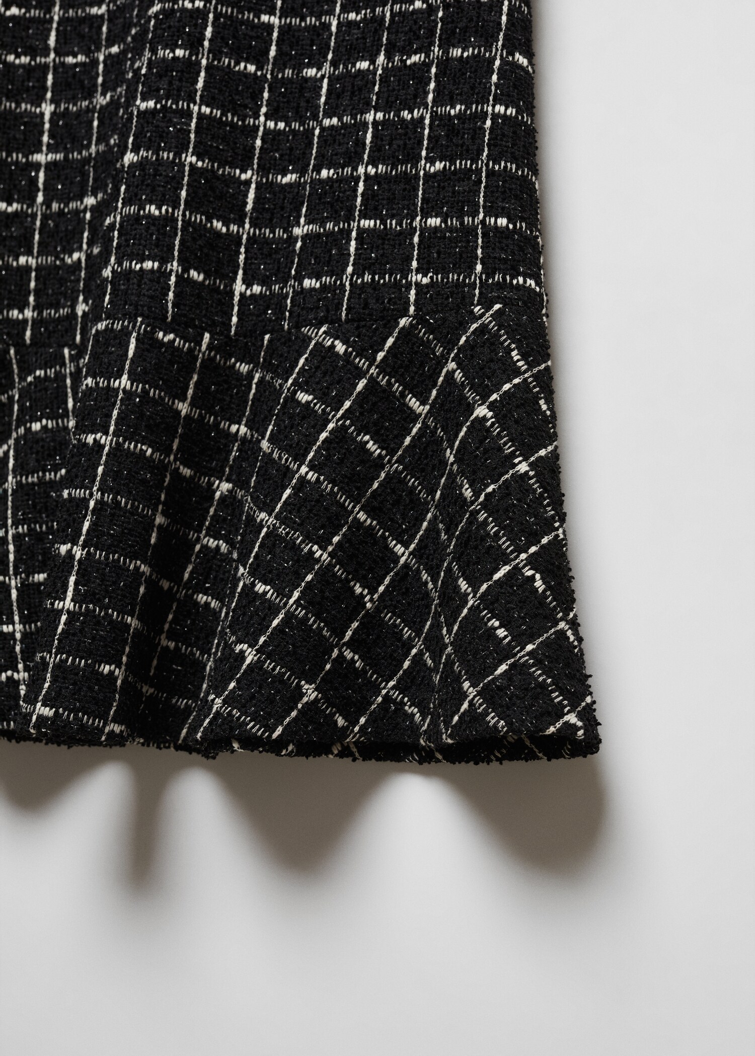 Tweed dress with ruffle hem - Details of the article 8