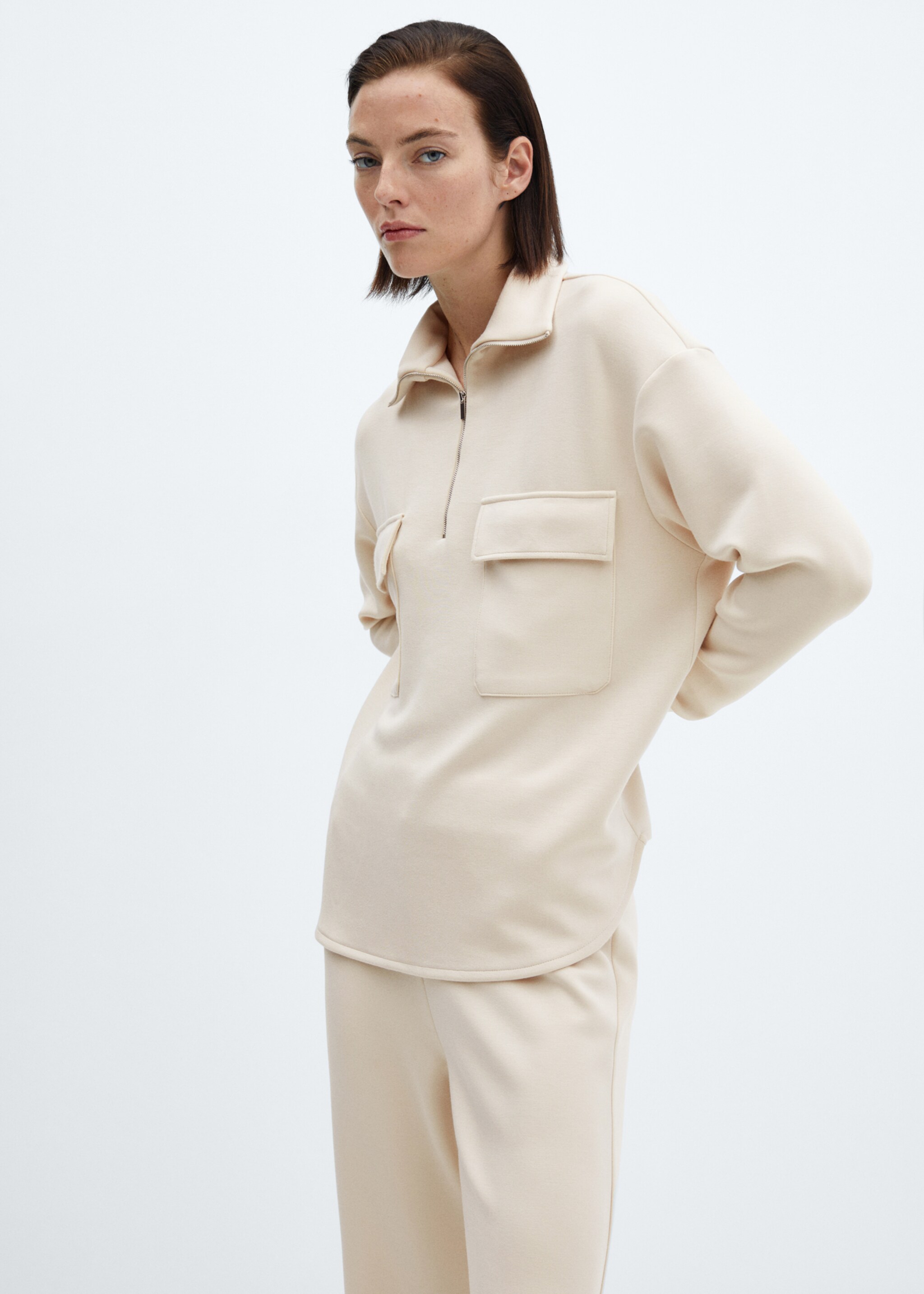 Sweatshirt with patch pocket - Medium plane