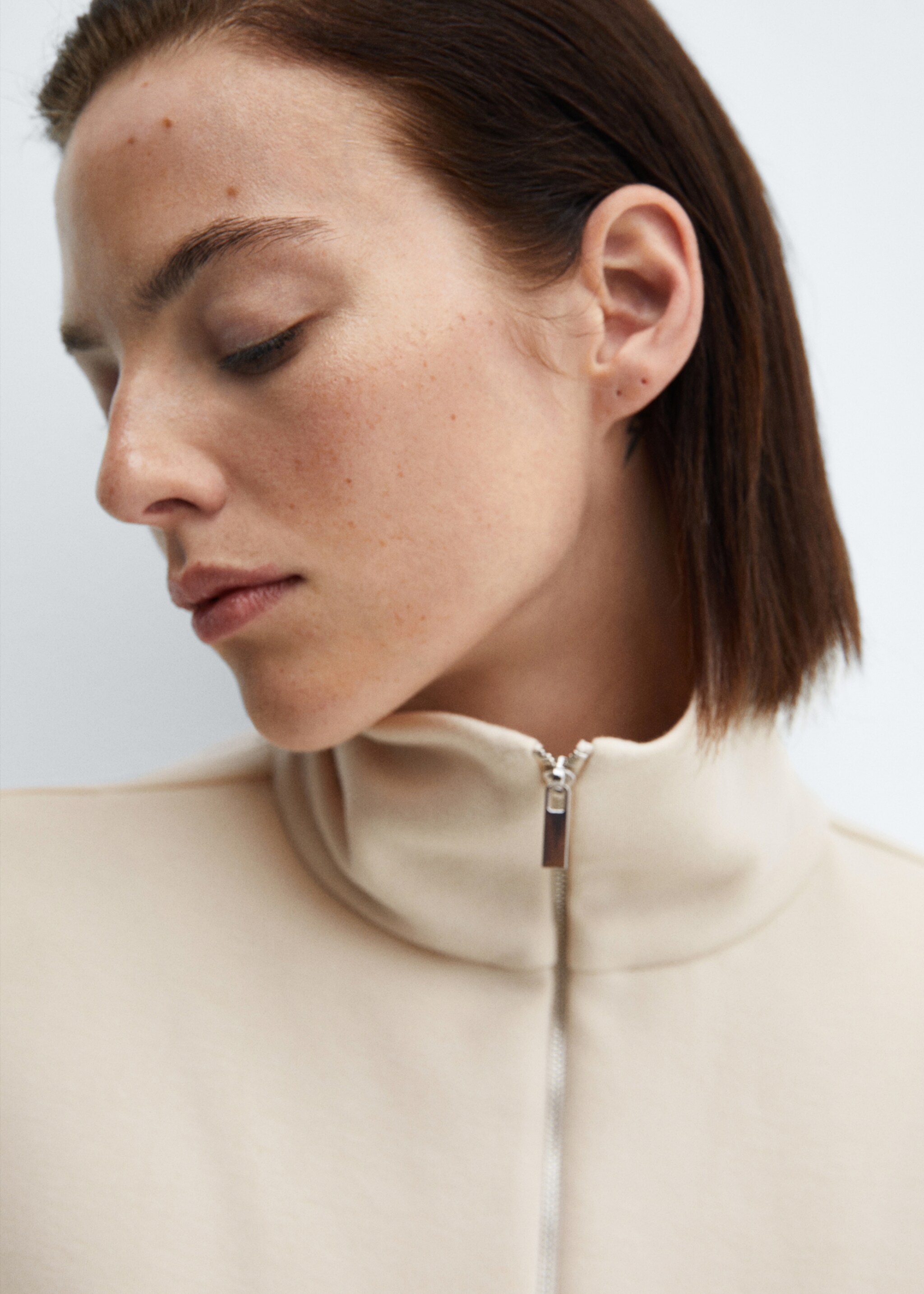 Sweatshirt with patch pocket - Details of the article 1