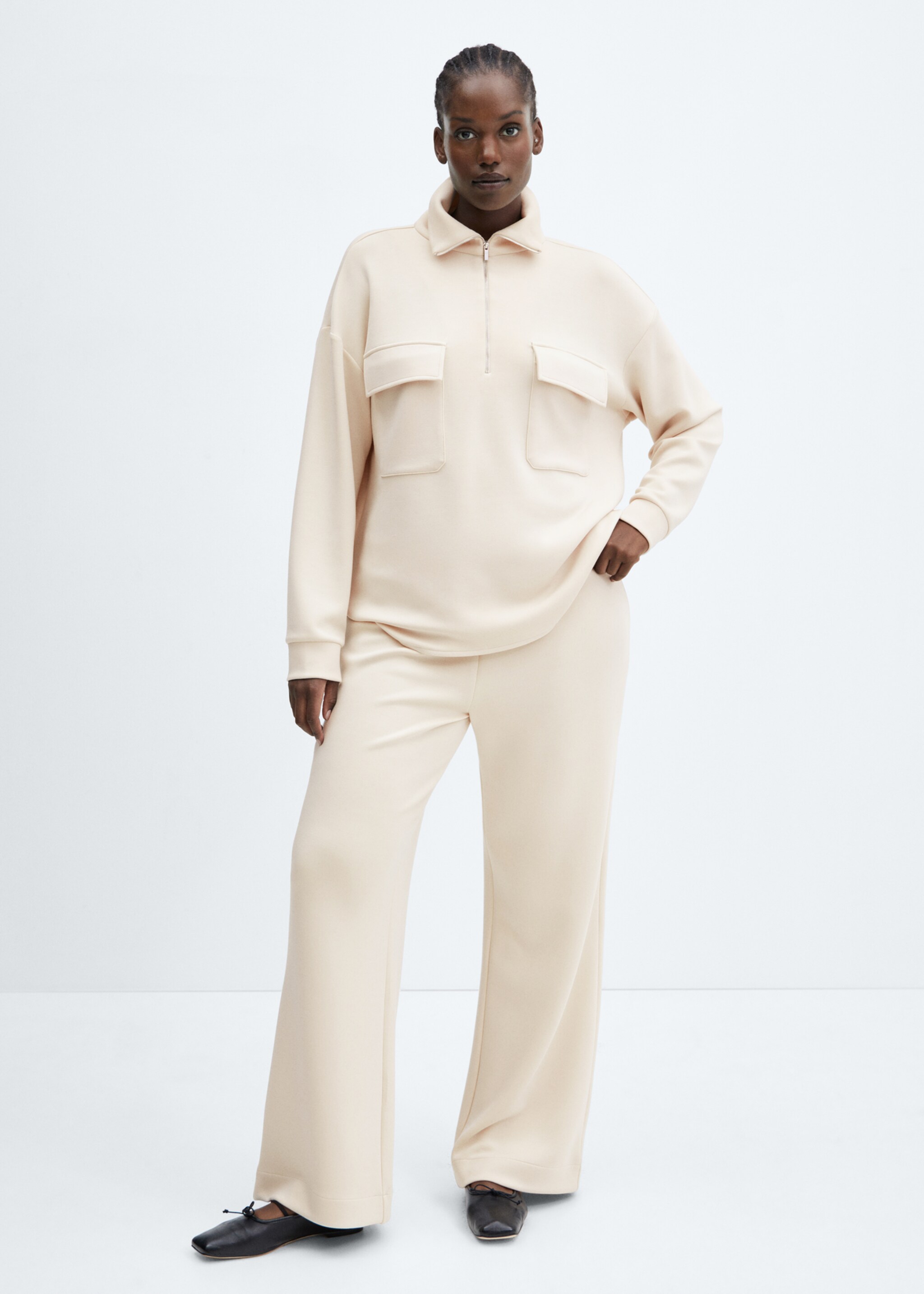 Sweatshirt with patch pocket - Details of the article 3
