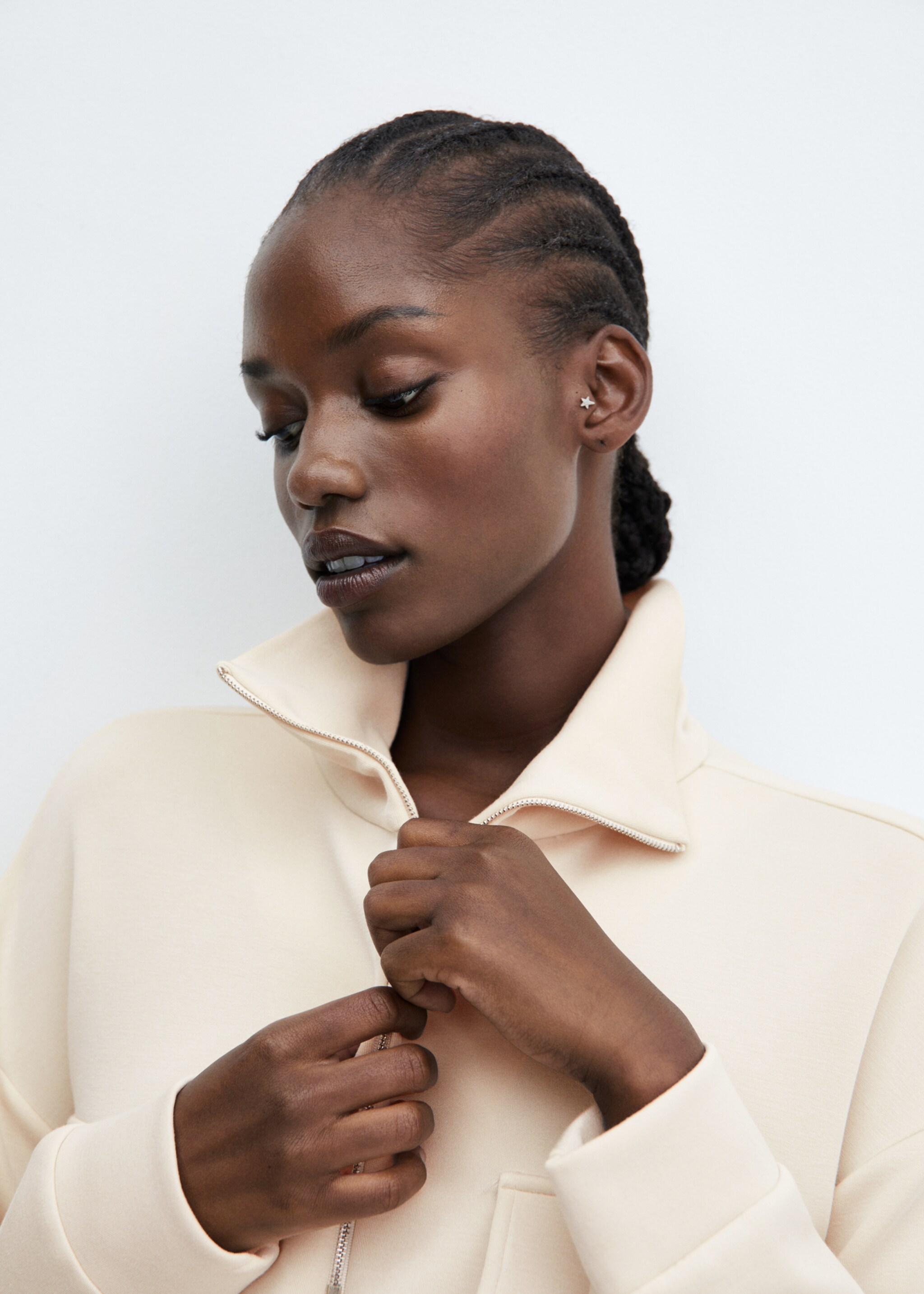 Sweatshirt with patch pocket - Details of the article 4