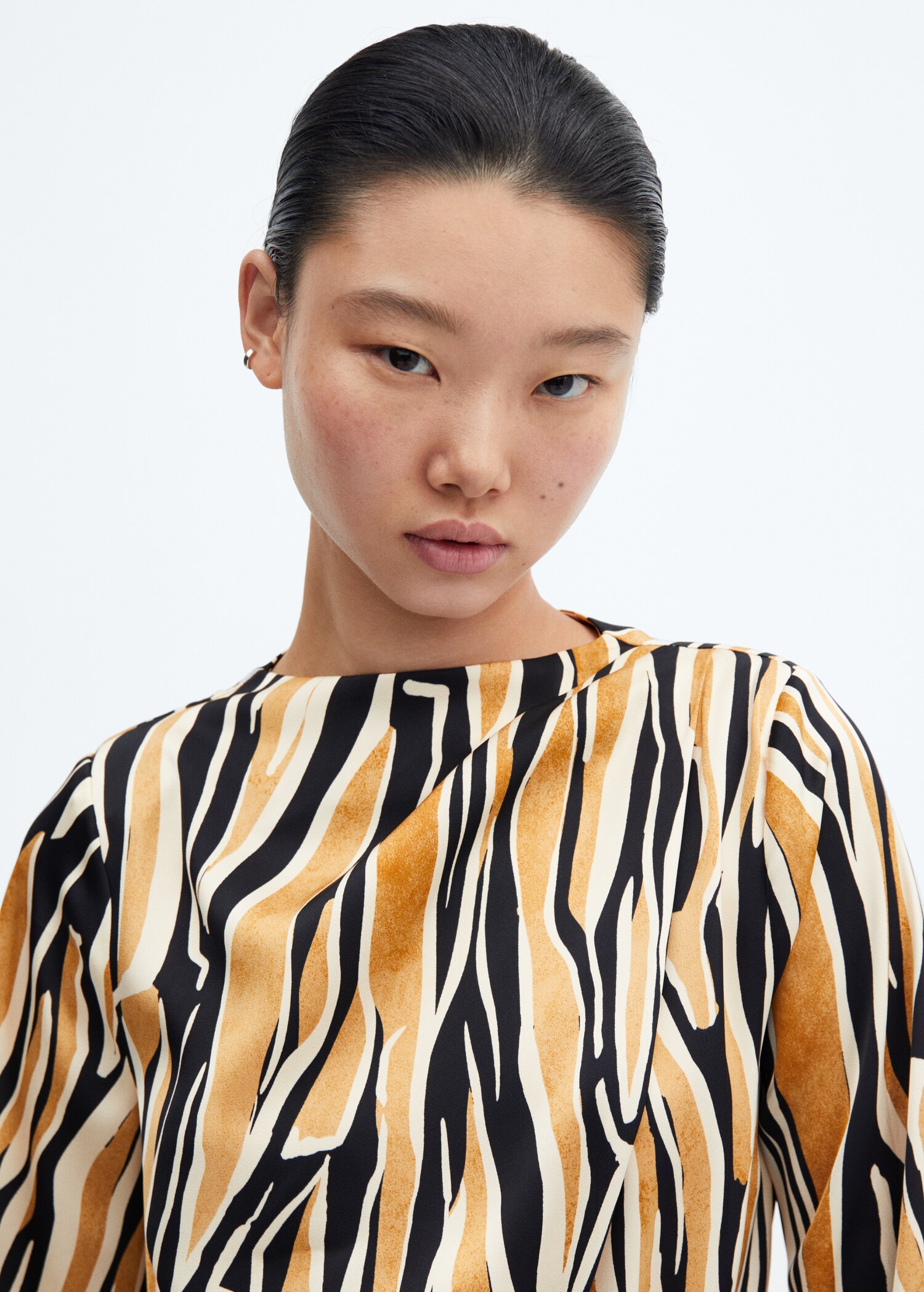 Short printed dress - Details of the article 1