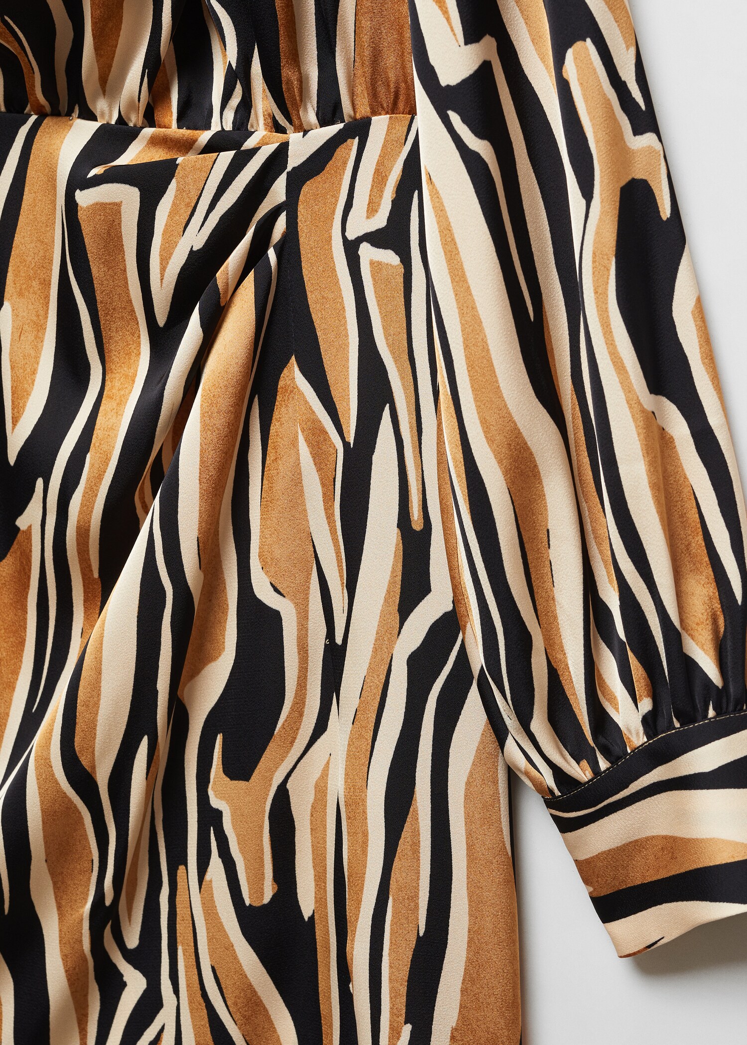 Short printed dress - Details of the article 8