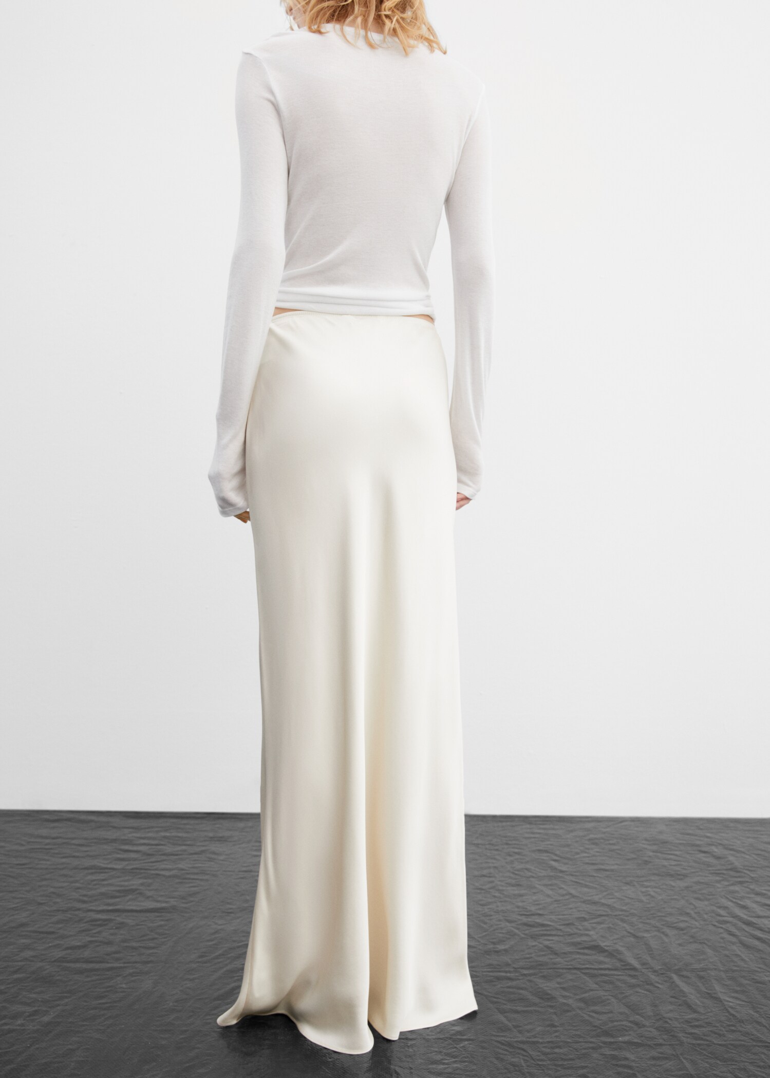 Extra-long satin skirt - Reverse of the article