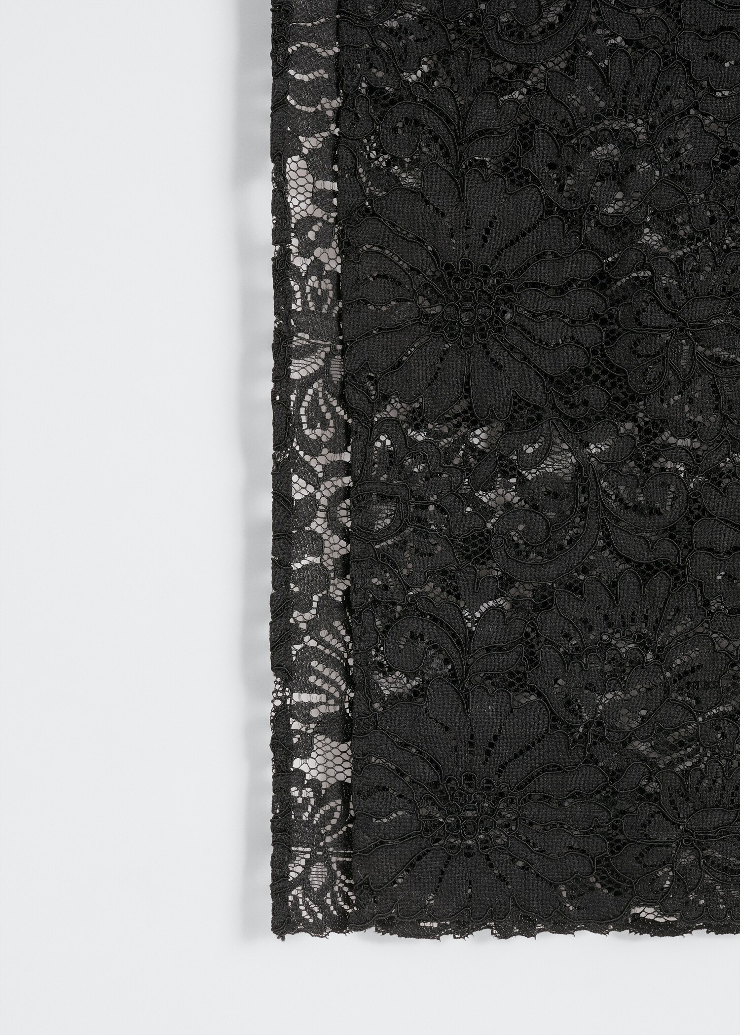 Halter-neck lace dress - Details of the article 8