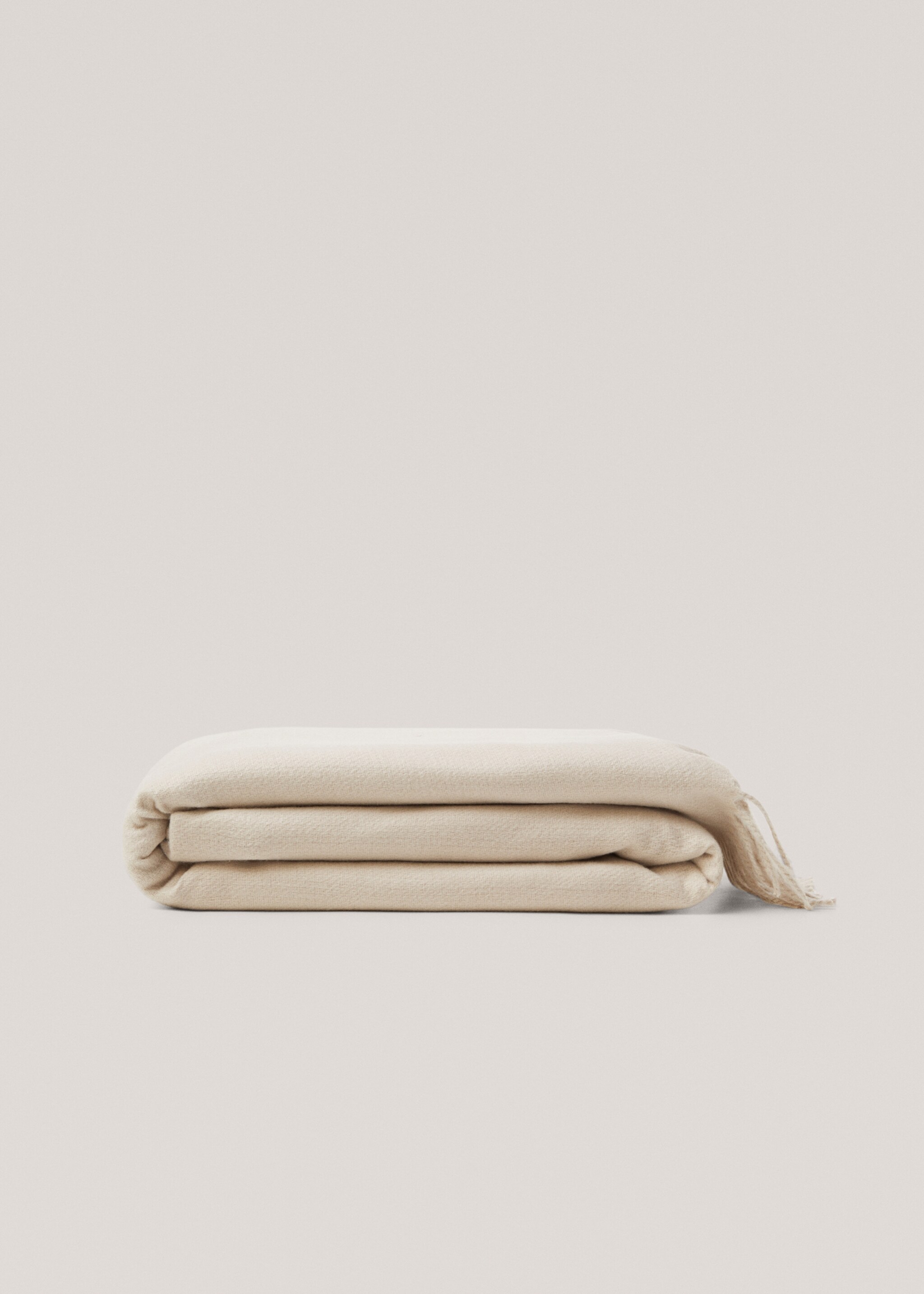 Fringed soft blanket - Article without model, Beige. Ref: 57046310-00.