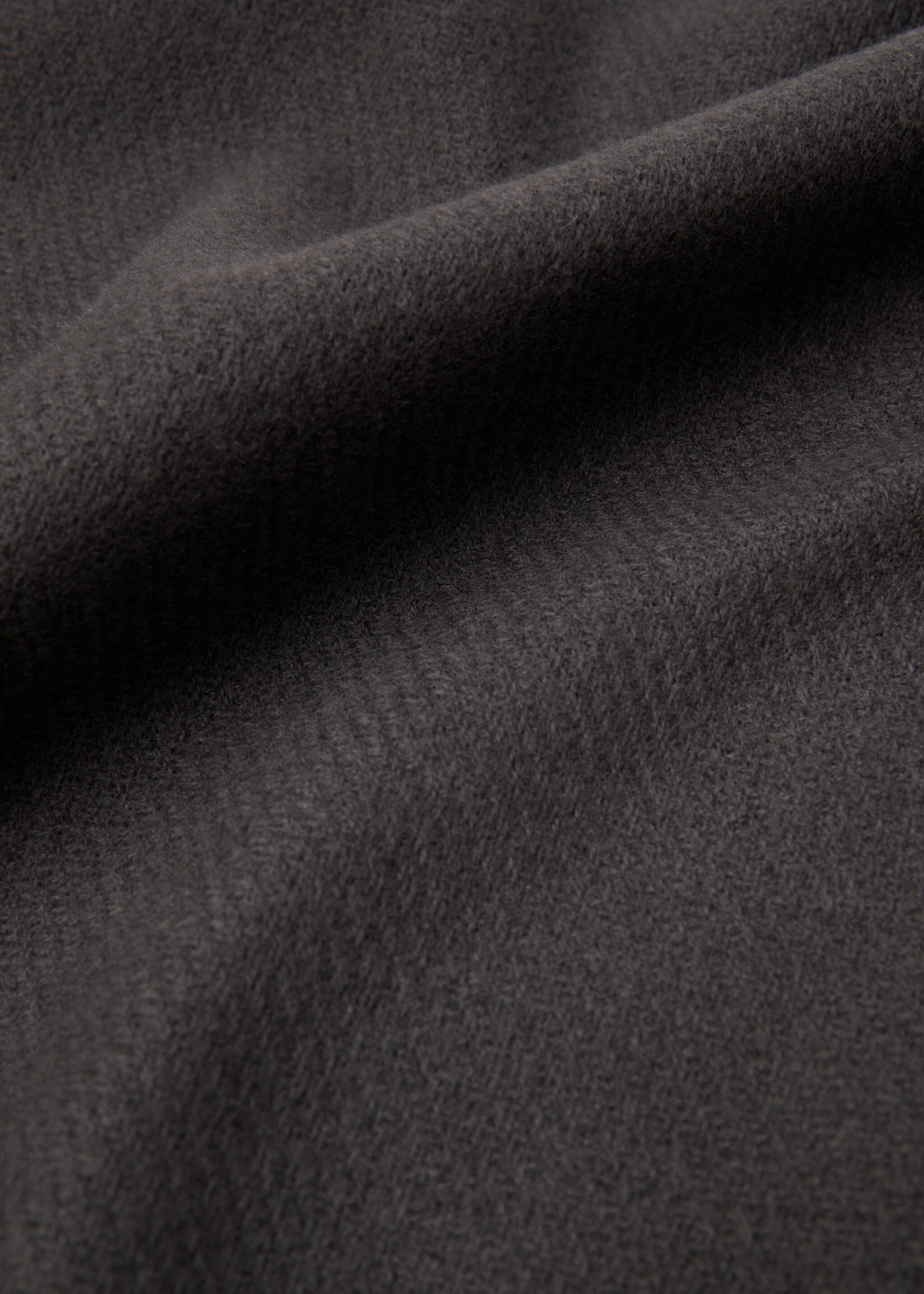 Fringed soft blanket - Details of the article 2, Charcoal. Ref: 57046310-00.