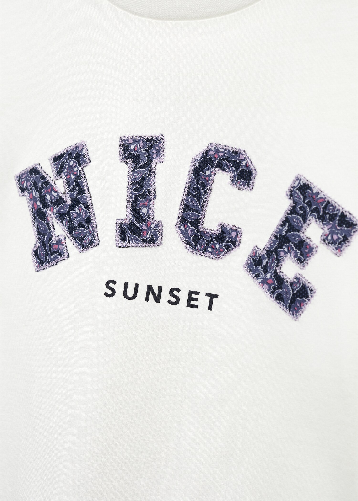 Embroidered long-sleeved t-shirt - Details of the article 8