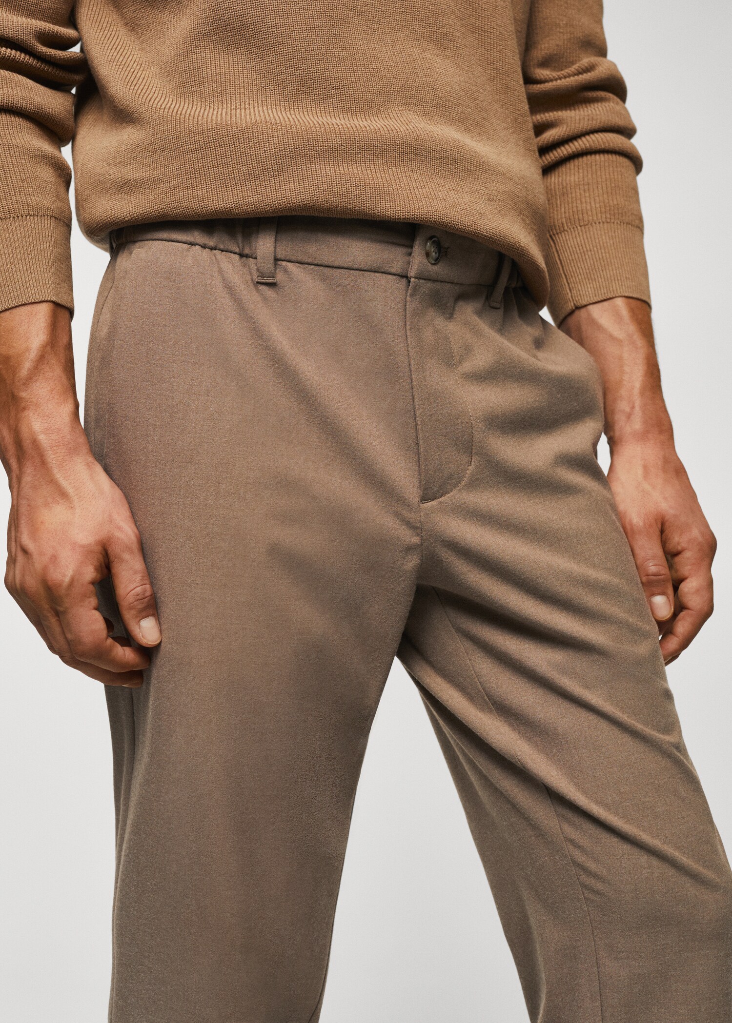 Slim-fit jogger trousers with drawstring - Details of the article 1