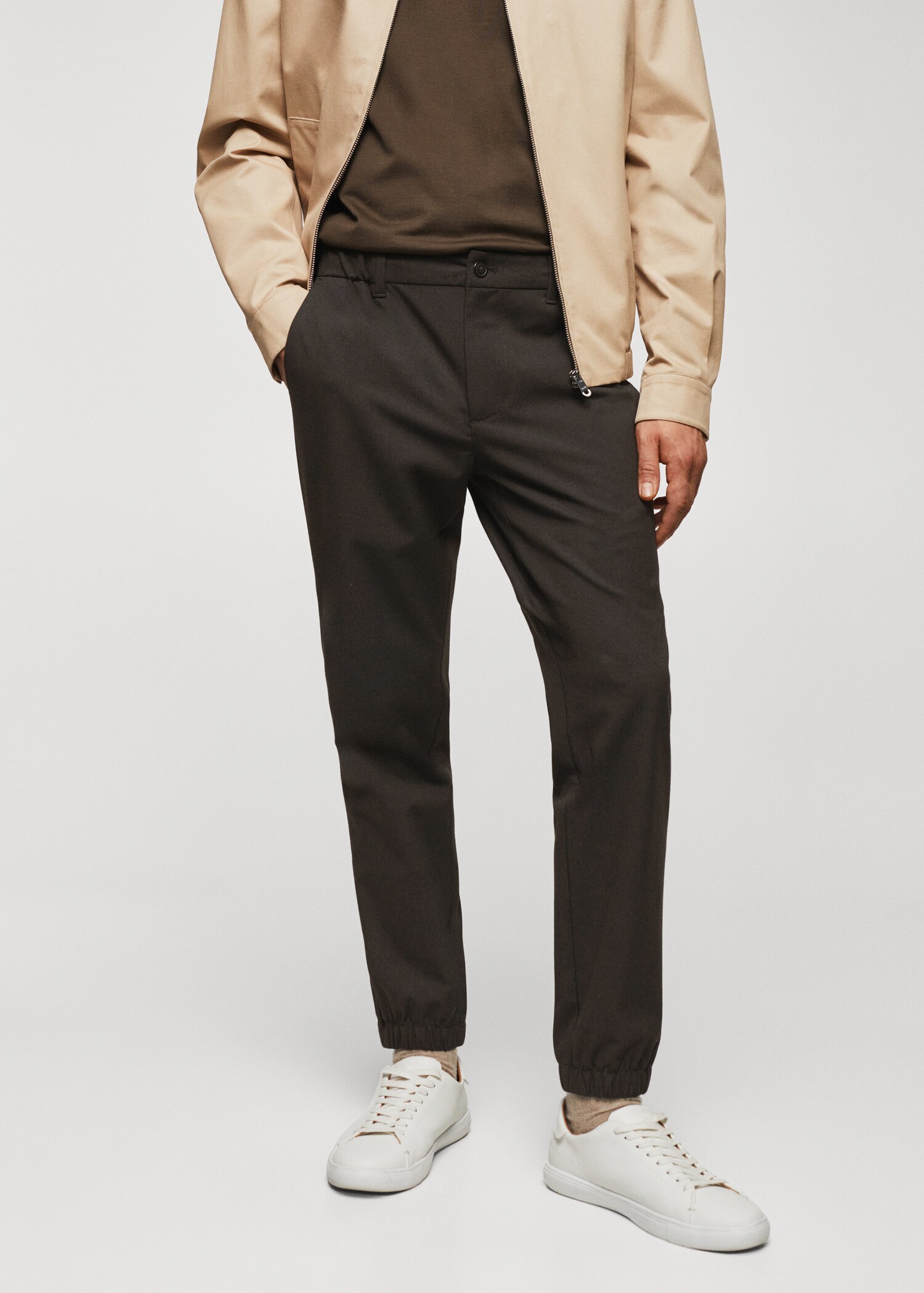 Calças jogger slim fit com cordão - Plano médio